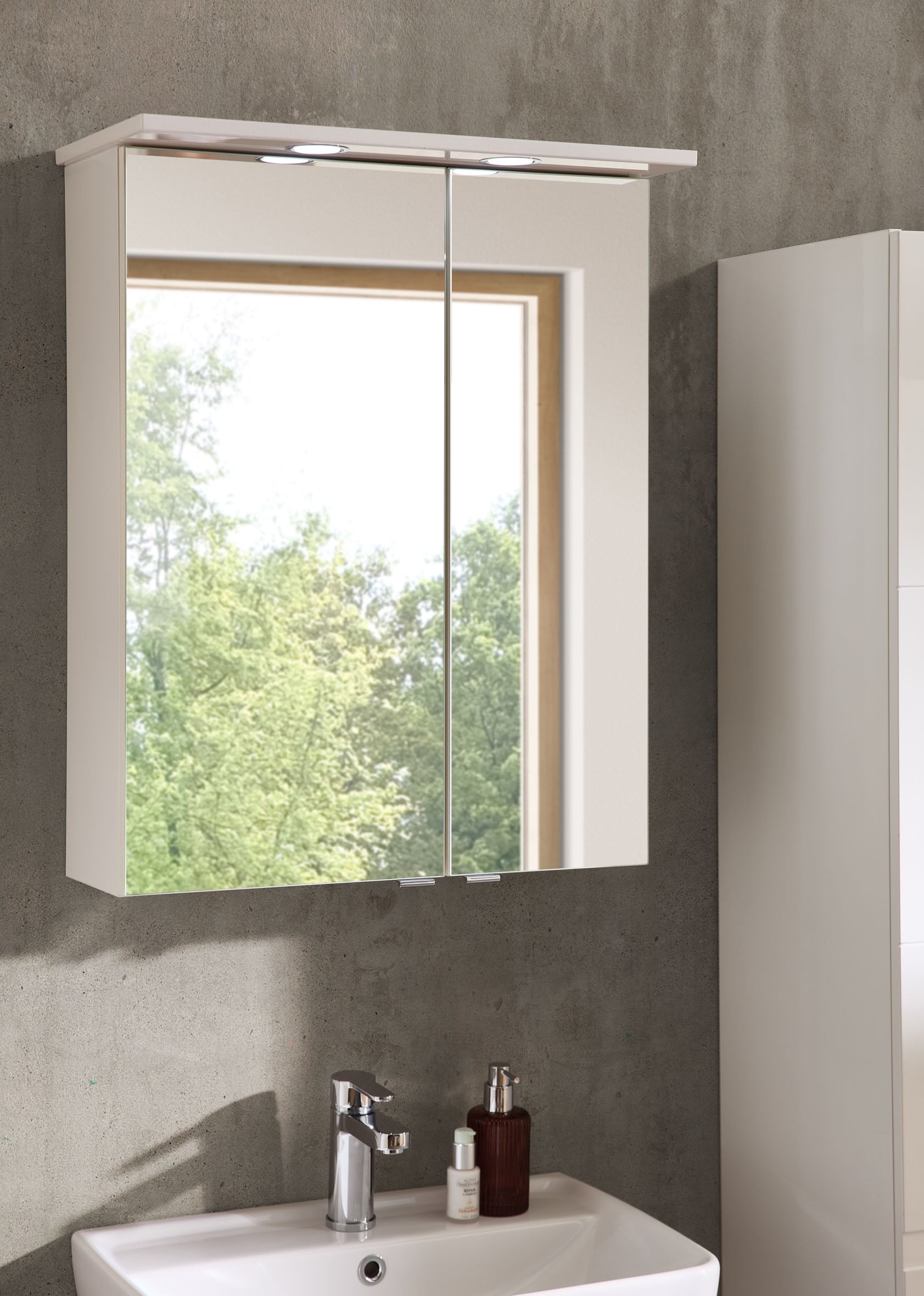 Saphir Spiegelschrank »mit 2 LED-Leuchten«