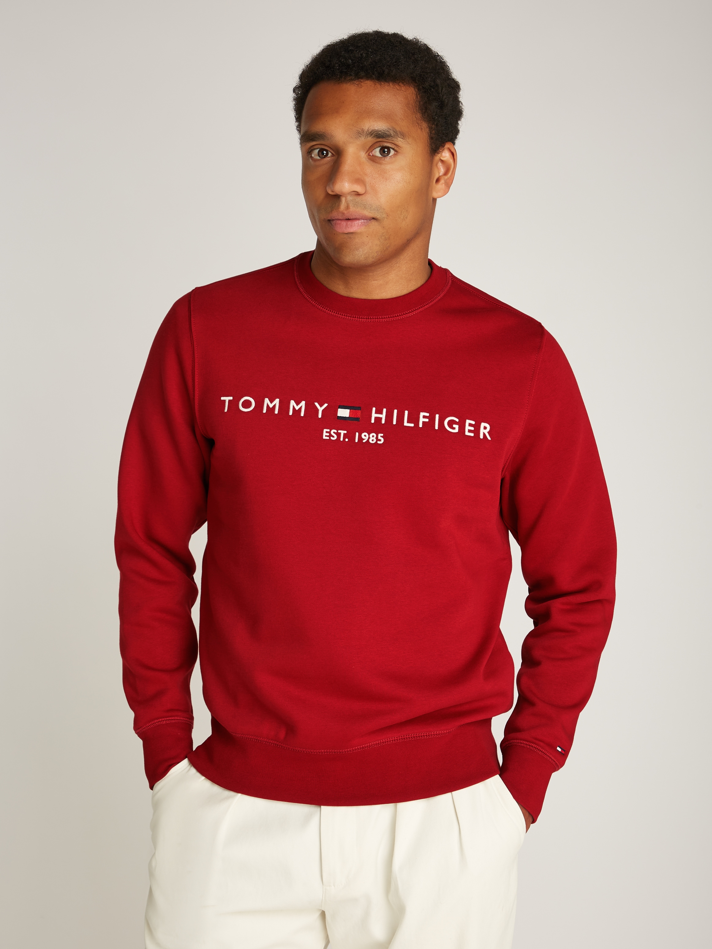 Tommy Hilfiger Sweatshirt "TOMMY LOGO SWEATSHIRT", mit klassischem Rundhals günstig online kaufen