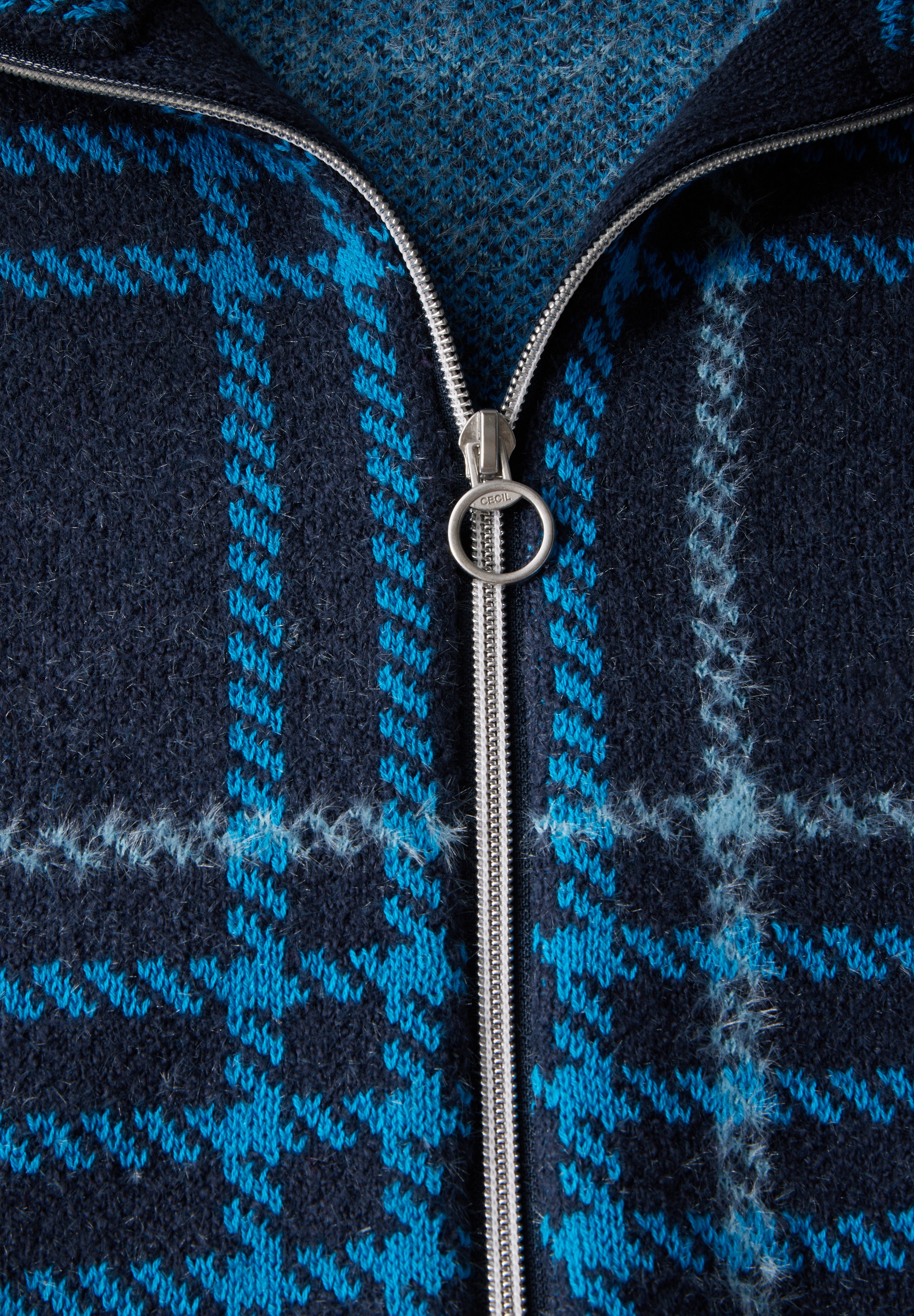 Cecil Cardigan, mit Stehkragen