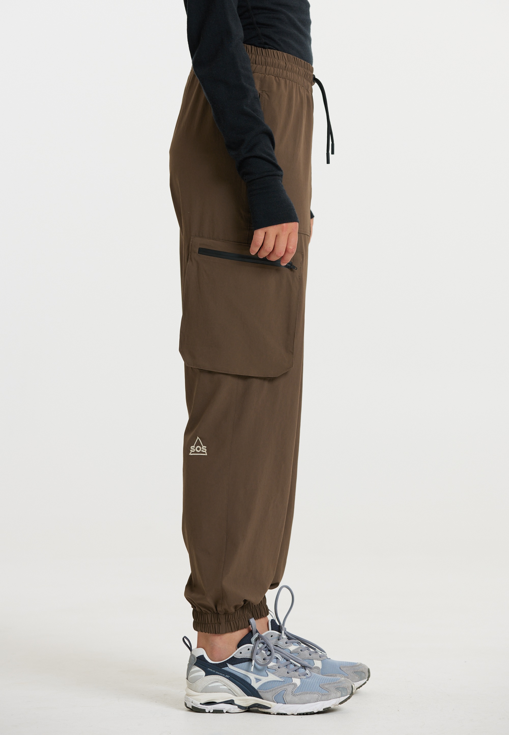 SOS Sweathose »Salonga W«, mit lässigen Cargotaschen