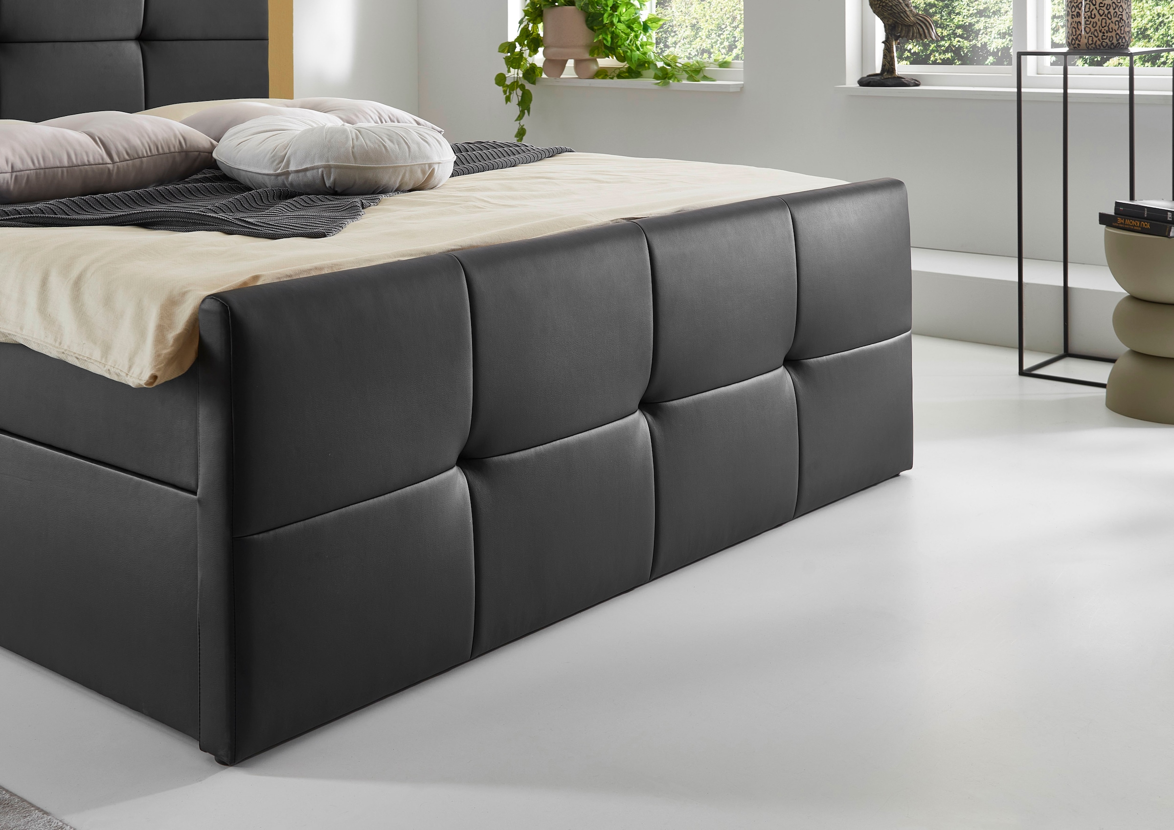 PLACES OF STYLE Boxbett »Mizzana inkl. Bettkasten, erhältlich in der Größe 180x200cm, H3« Bezug aus Kunstleder, inkl. PU-Schaumtopper