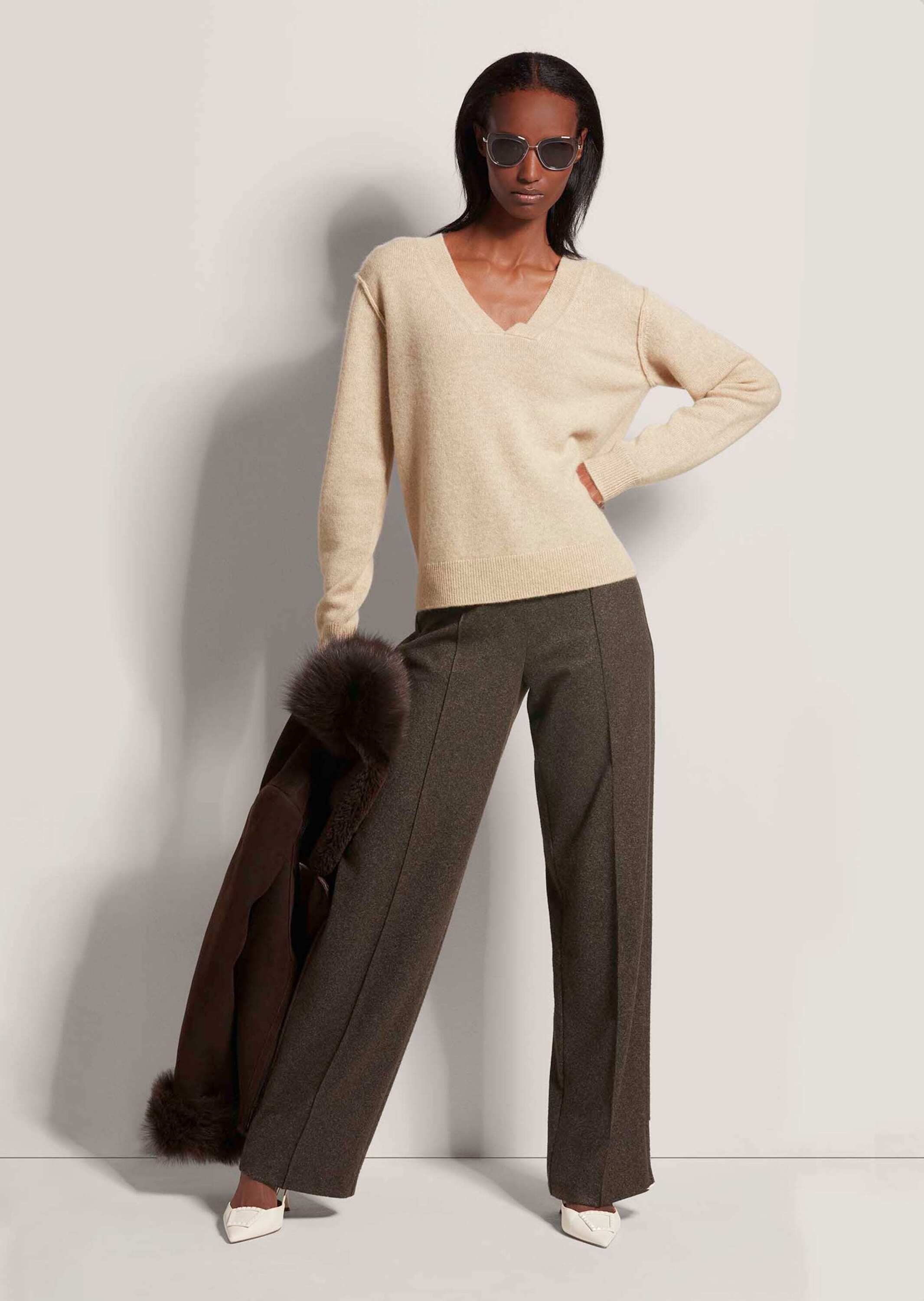 MADELEINE Longpullover »Pullover Kurzer V-Pullover mit Good Kaschmir«