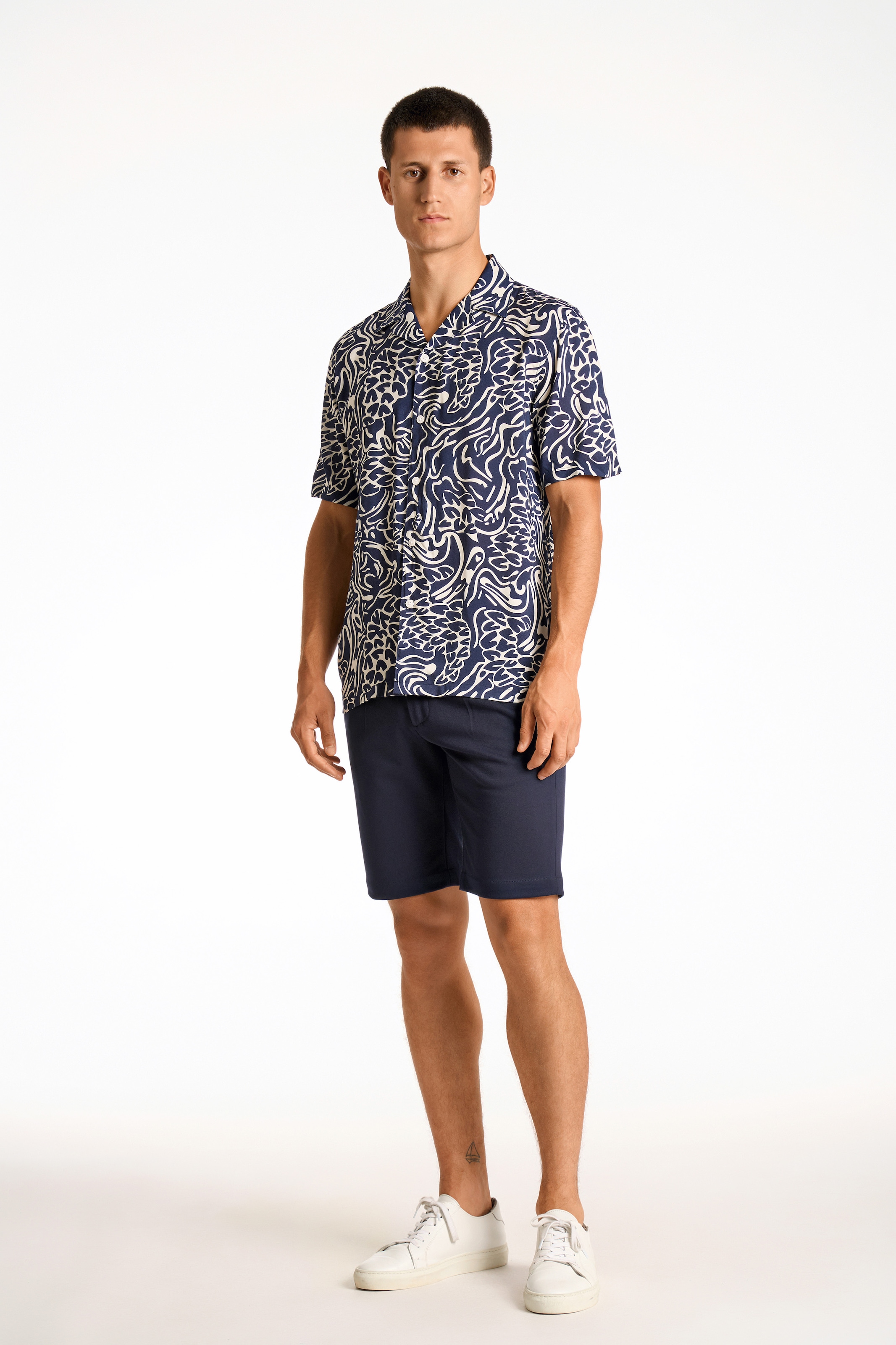 LINDBERGH Print-Shirt, mit Muster und aus reiner Viskose
