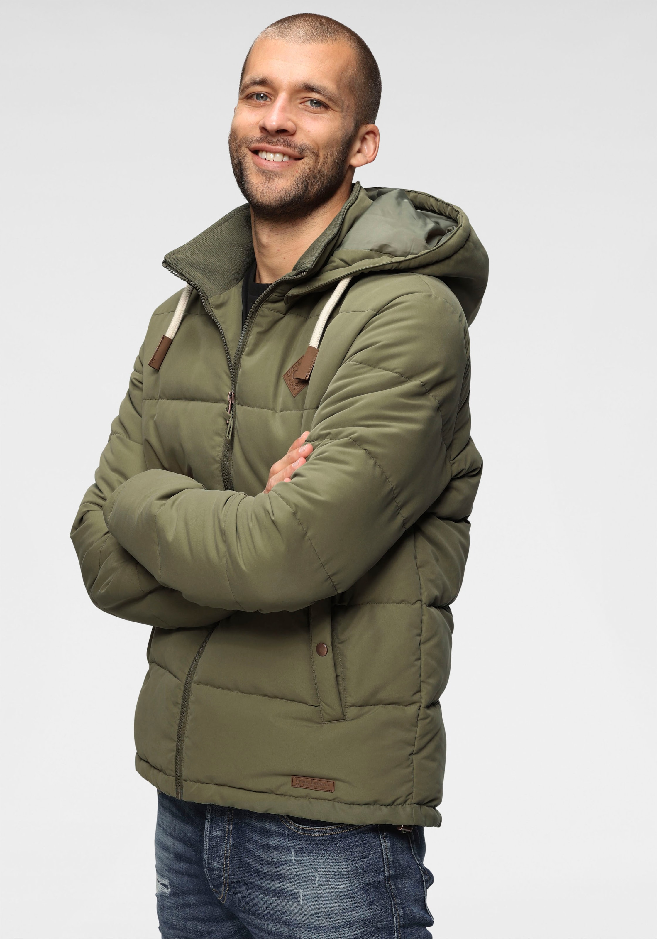 Bruno Banani Steppjacke mitKapuze leicht, wasserabweisend, modischer Stil, günstig online kaufen