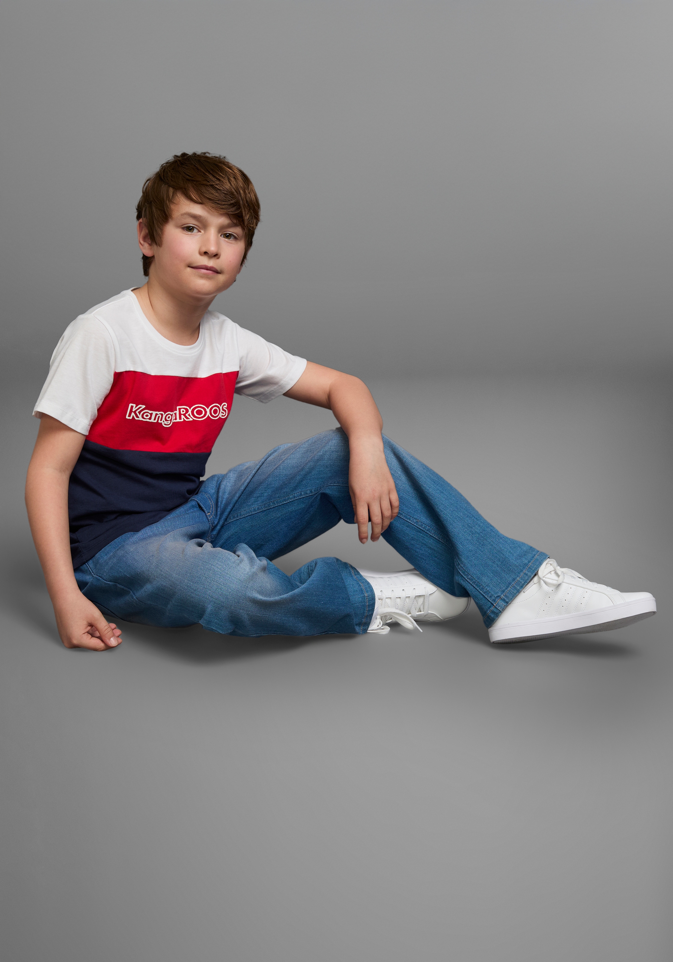 KangaROOS T-Shirt »in Colorblockdesign«, Kurzarm, Basic-Passform, bedruckt und mehrfarbig
