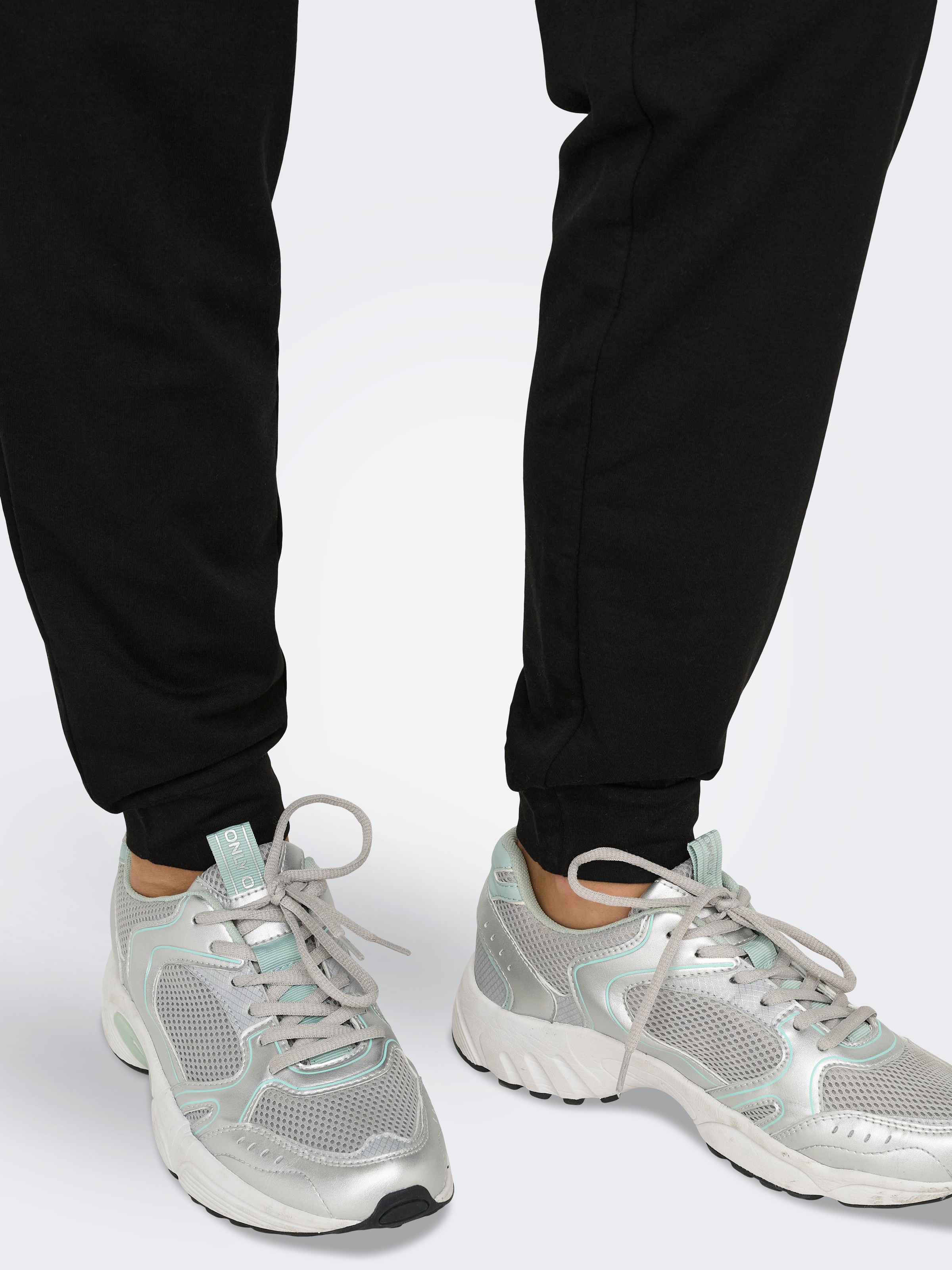 ONLY Play Jogginghose "ONPPERFORMANCE", mit Bündchen am Saum günstig online kaufen