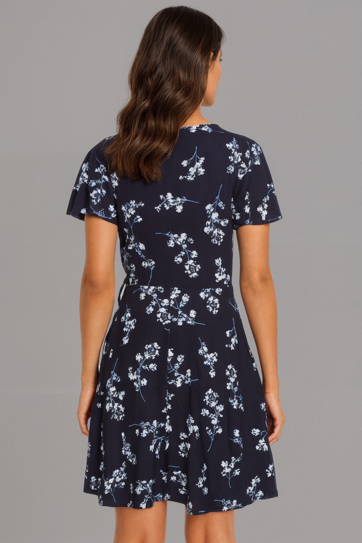 Laura Scott Sommerkleid, in Wickeloptik mit romantischer Blumendruck - NEUE KOLLEKTION