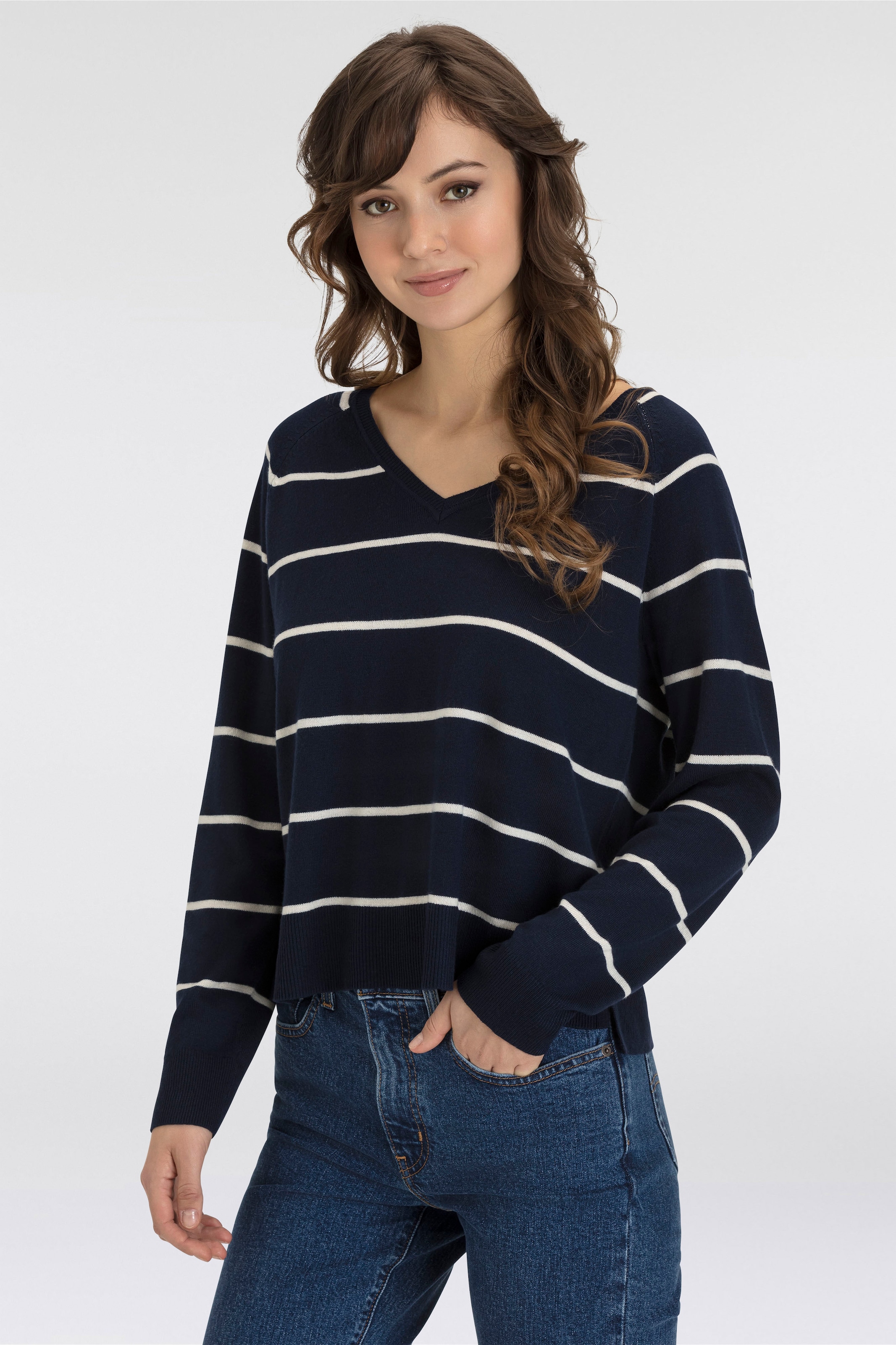 Levis Longpullover "PETAL VNECK SWEATER", mit Rippbündchen günstig online kaufen