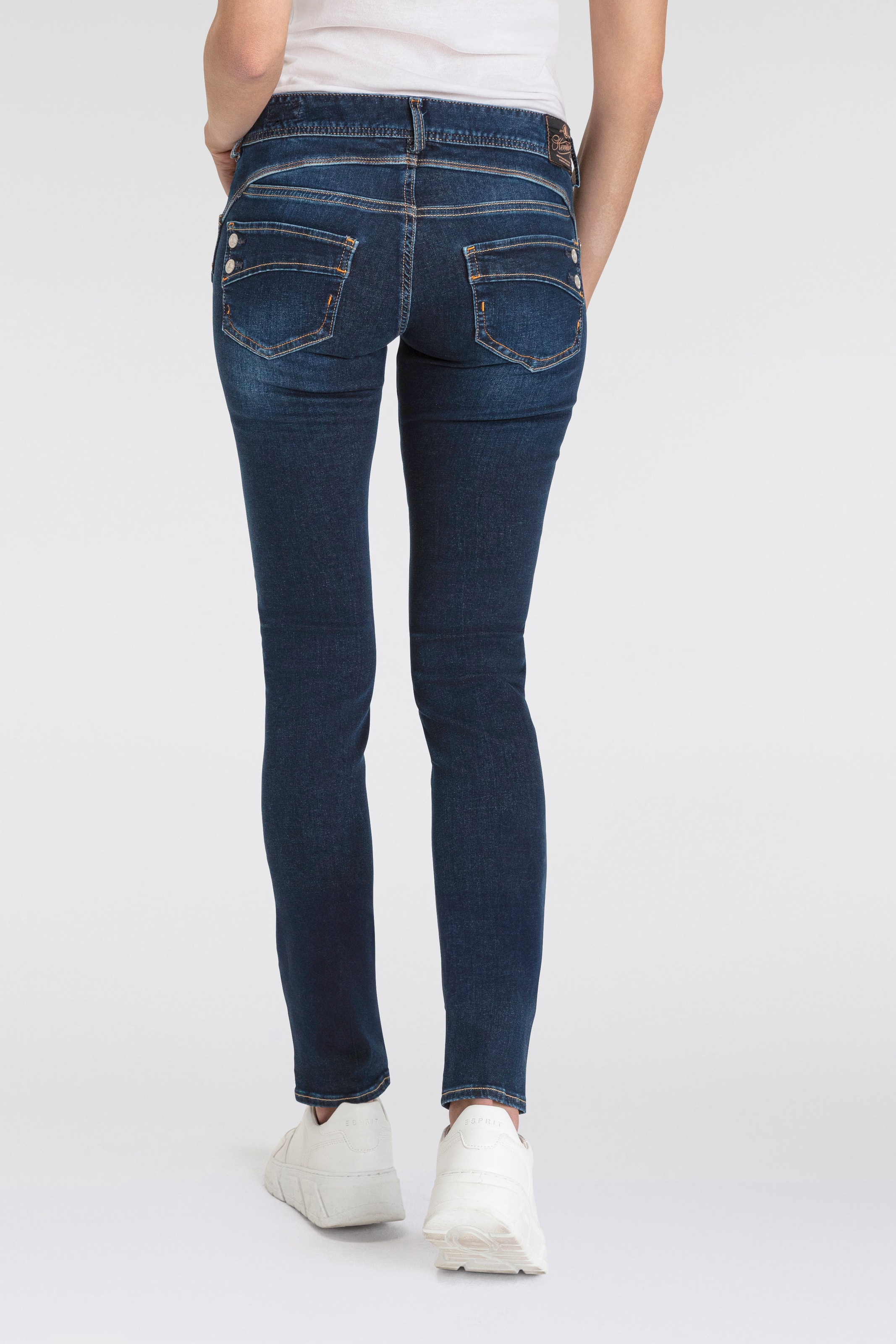 Herrlicher Slim-fit-Jeans "Piper Slim Reused Denim", mit Zierknöpfen an den günstig online kaufen