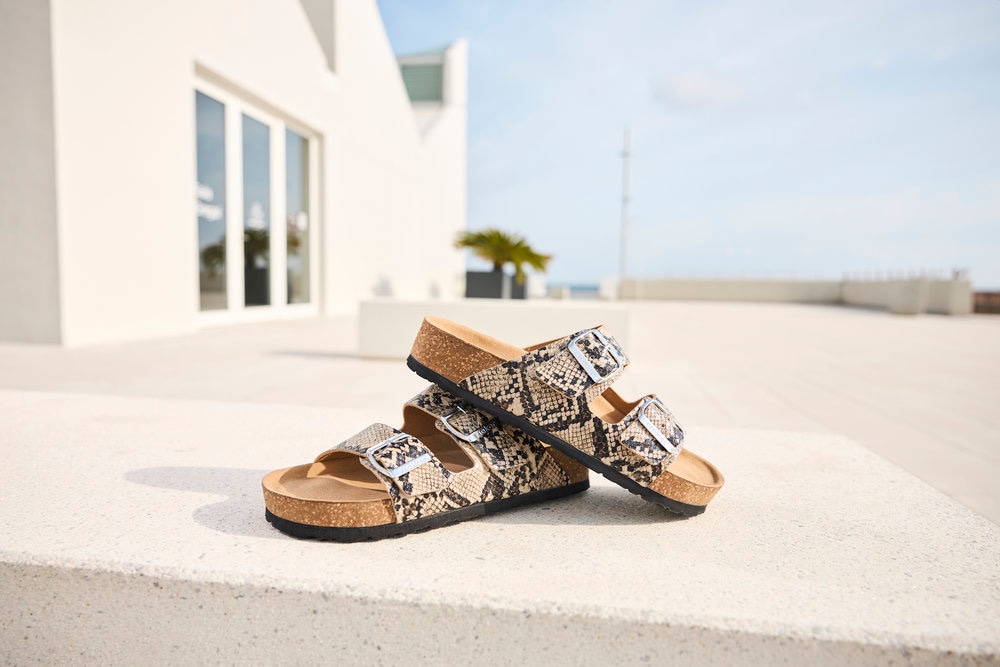 Rieker Pantolette  Sommerschuh, Strandschuh, Hausschuh mit verstellbaren Schnallen