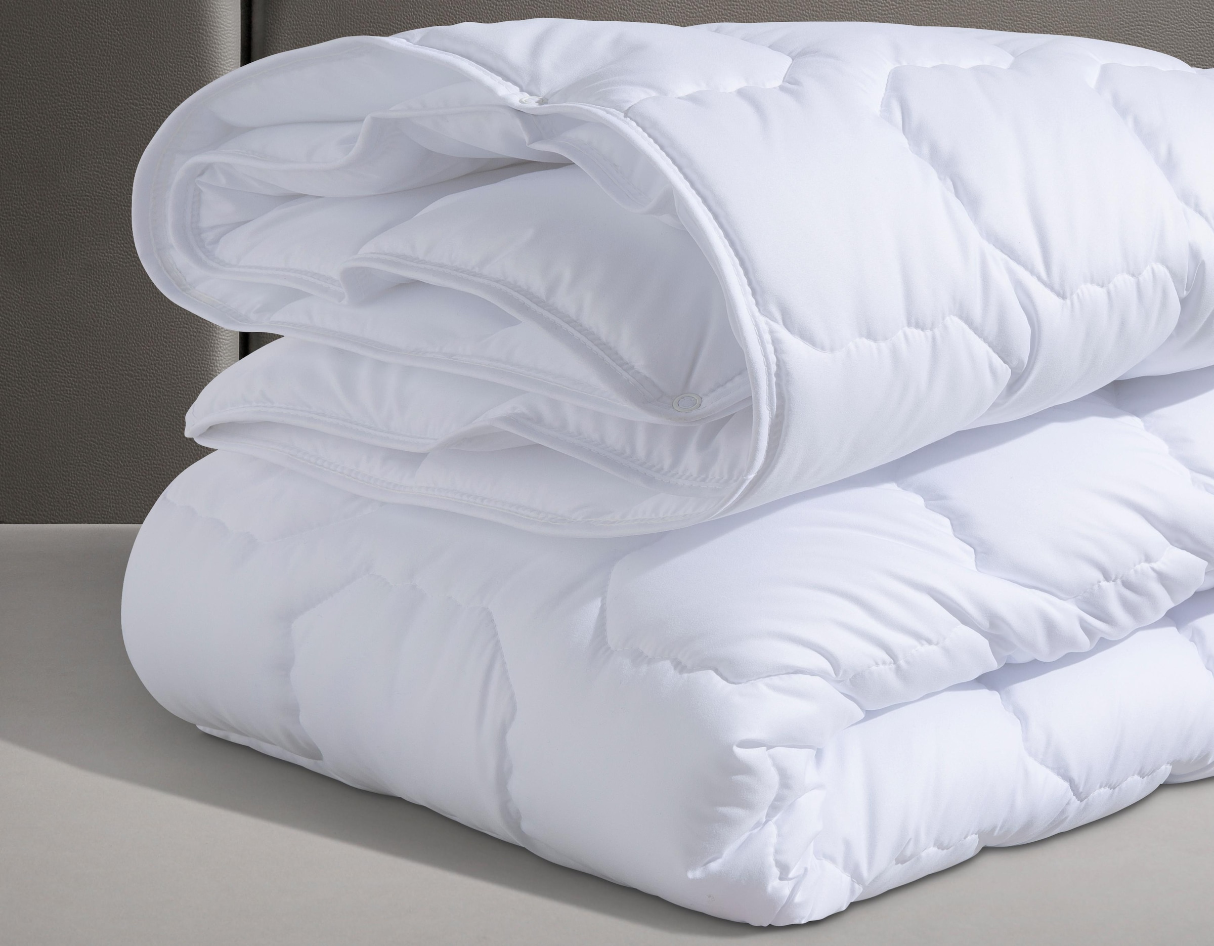 fan Microfaserbettdecke »Kansas«, 4-Jahreszeiten, Füllung Polyesterfaser, Bezug 100% Polyester, (1 St.), Bettdecke in 135x200 cm und weiteren Größen, für Sommer oder Winter