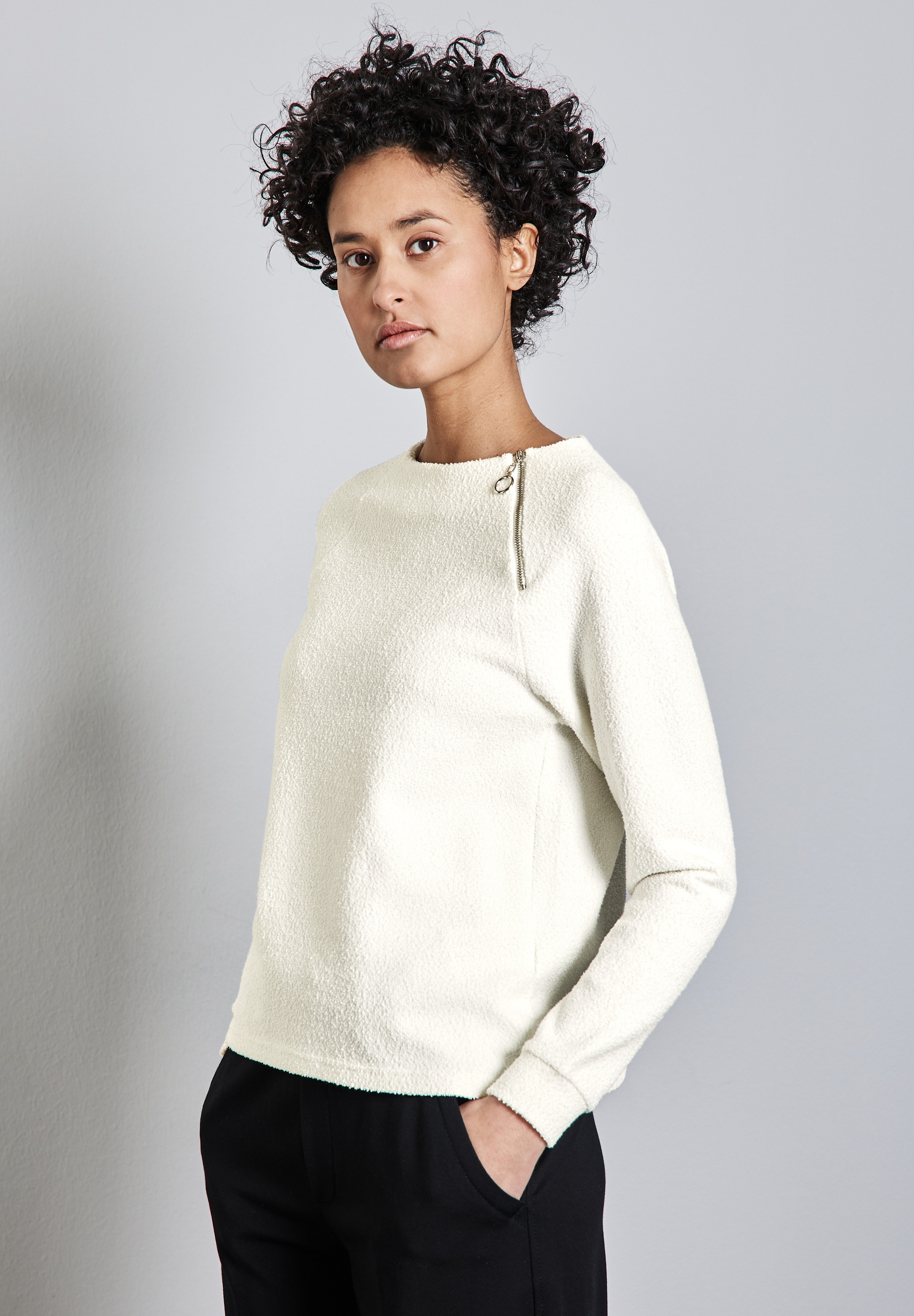 STREET ONE Langarmshirt, mit Seitlichen Einschlitzen am Saum