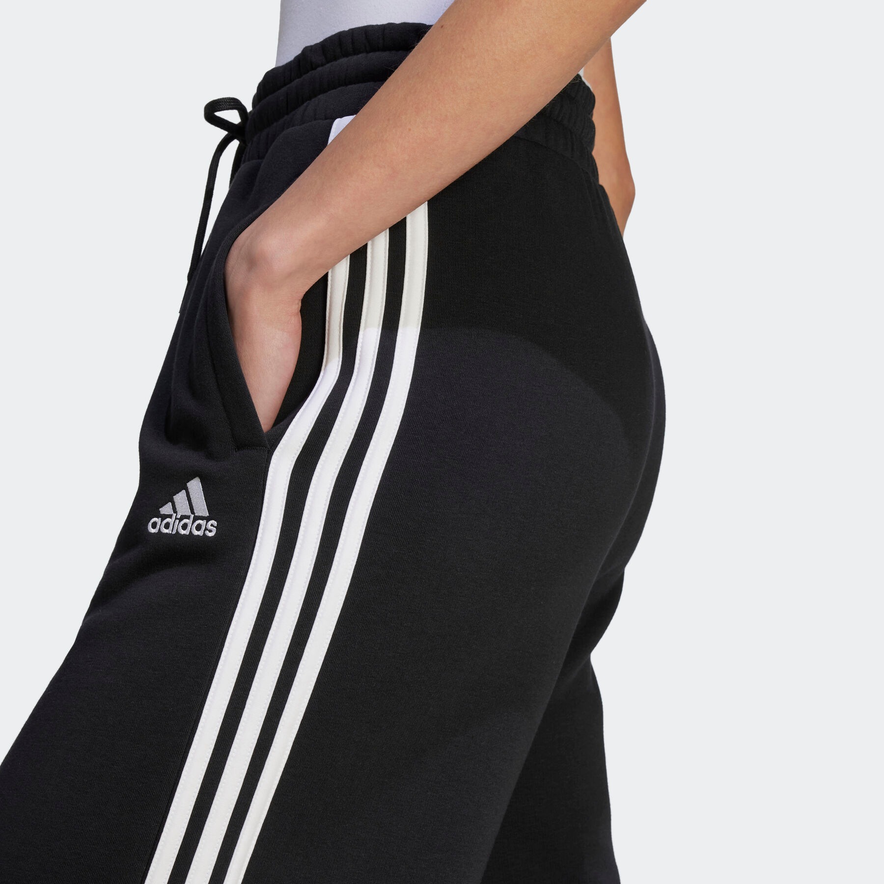 adidas Sportswear Sporthose »ESSENTIALS 3STREIFEN FRENCH TERRY WIDE HOSE«, (1 tlg.)