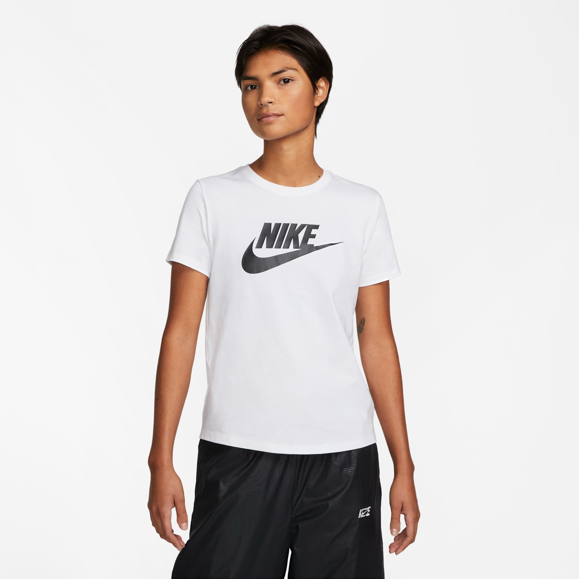 Nike Sportswear T-Shirt "ESSENTIALS WOMENS LOGO T-SHIRT" Basic Damen T-Shir günstig online kaufen