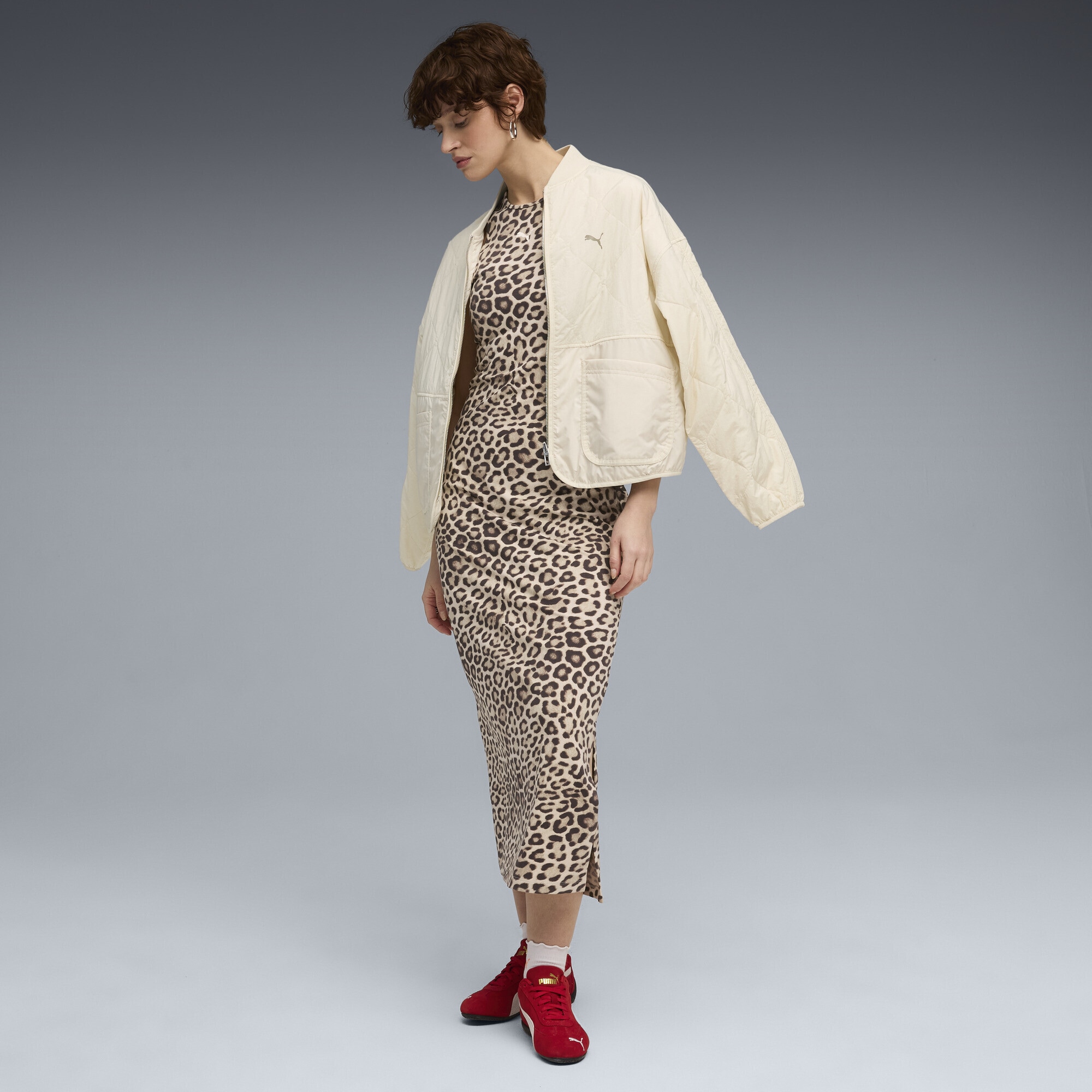 PUMA Sweatkleid »LEO LUXE Slim Kleid mit Allover-Print Damen«