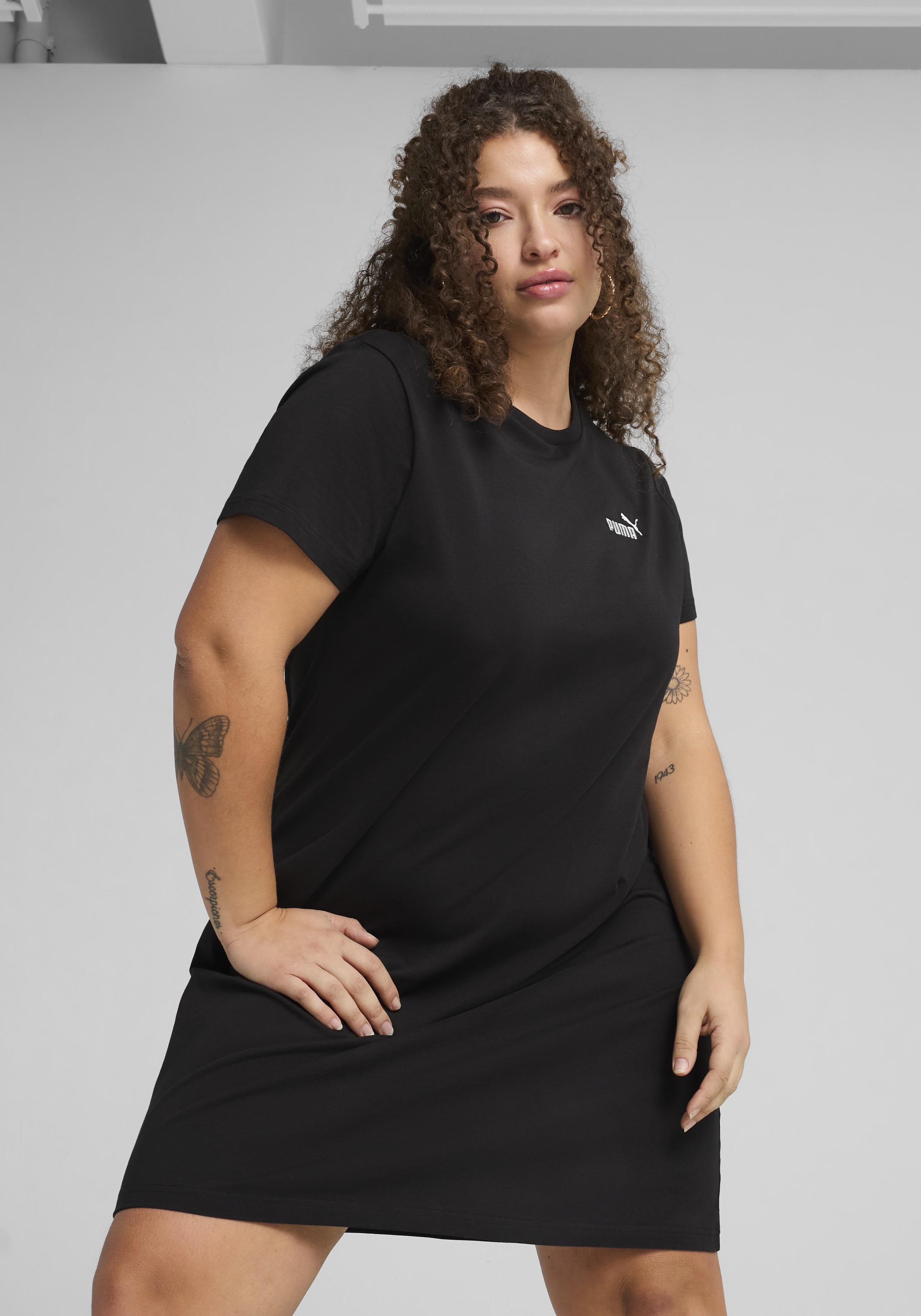 PUMA Shirtkleid "ESS SMALL NO. 1 LOGO SLIM DRESS" sportlicher Stil, pflegel günstig online kaufen