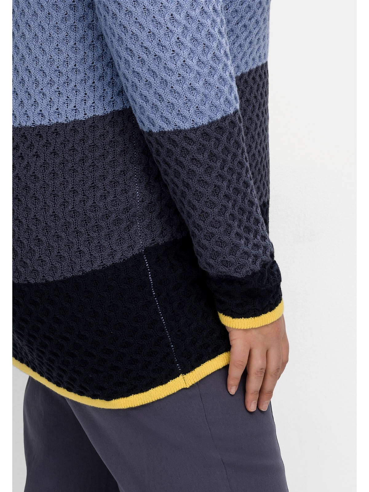 Sheego V-Ausschnitt-Pullover »Große Größen«, im Wabenstrickmuster, mit Blockstreifen