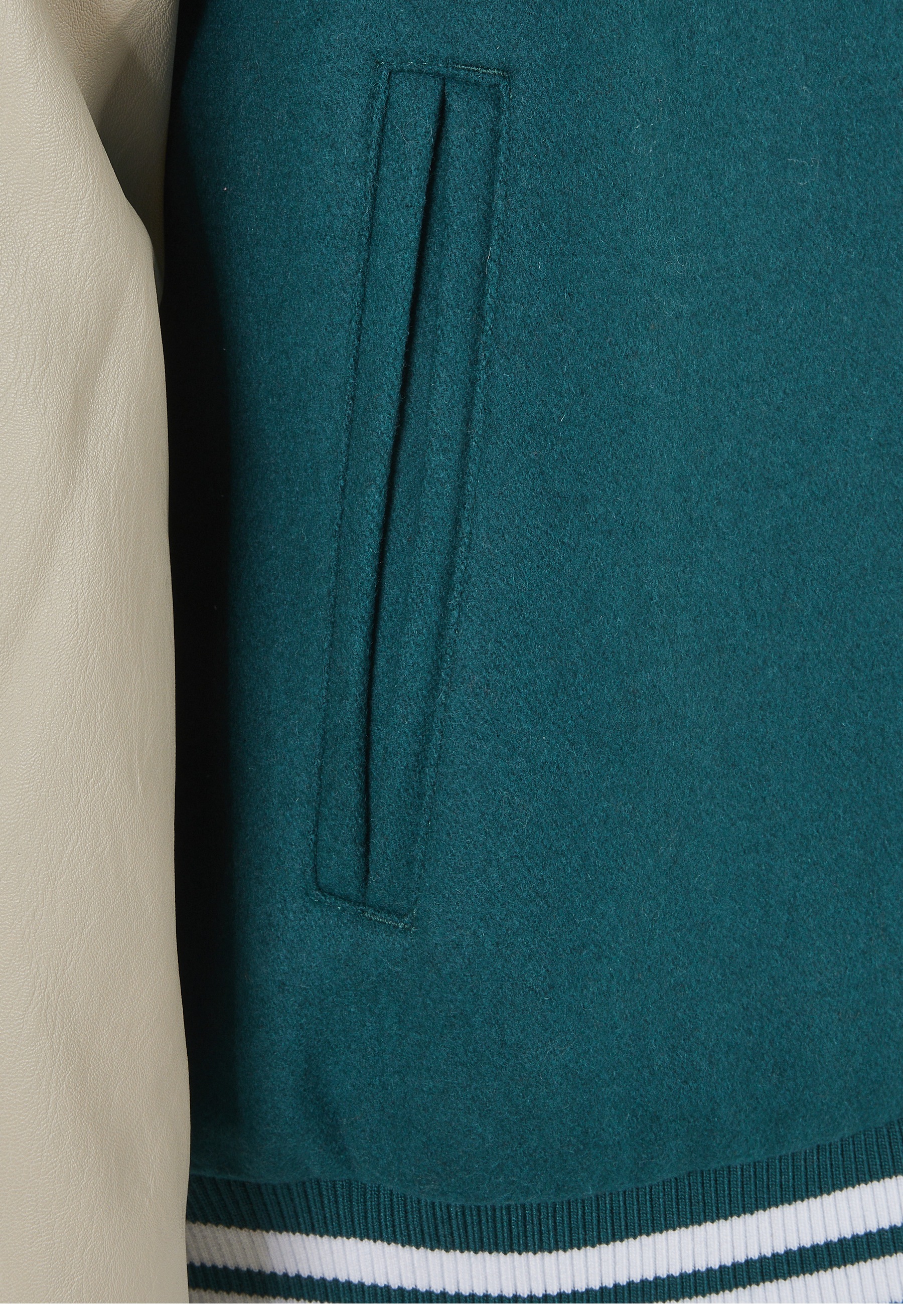 Fubu Bomberjacke »Fubu Herren FM233-009-2 FUBU College Varsity Jacket« 1 Stk. tlg. ohne Kapuze