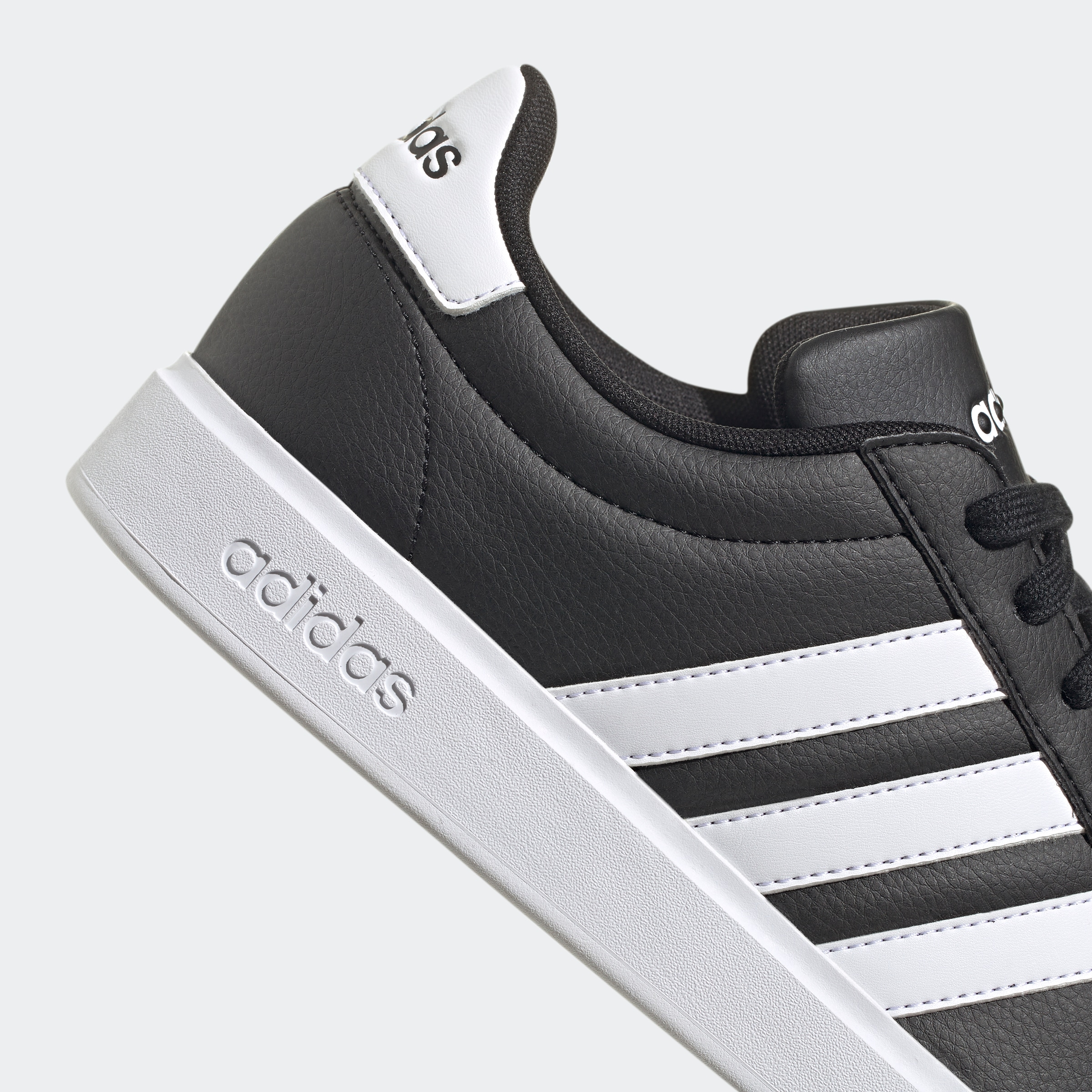 adidas Sportswear Sneaker »GRAND COURT CLOUDFOAM COMFORT«, Design auf den Spuren des adidas Superstar