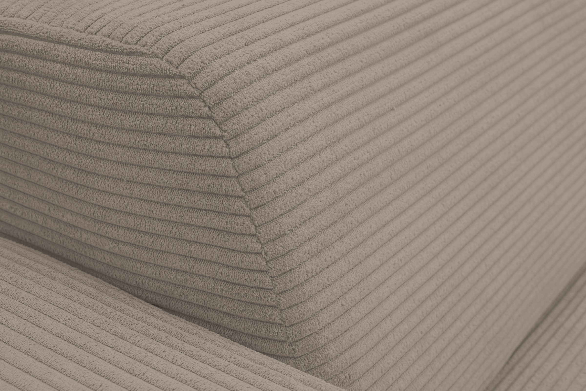WERK2 Ecksofa »Zeus-M, tolles Sofa mit schönen Details, L-Form«, Curvy Trend Garnitur, urbane Optik, komfortable Wellenunterfederung