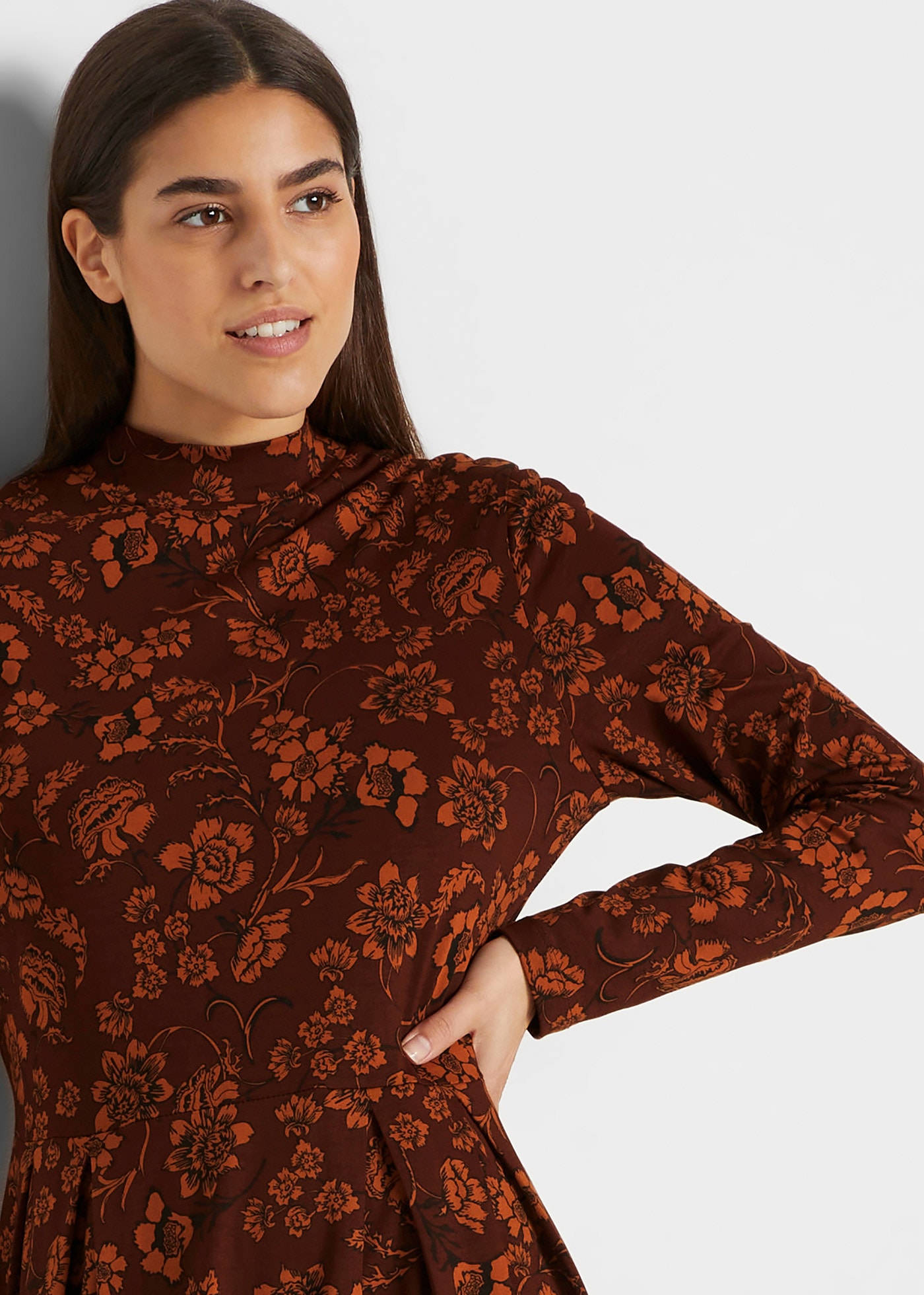 bonprix Jerseykleid mit All-Over Print, tailliert und mit kleinem Stehkragen