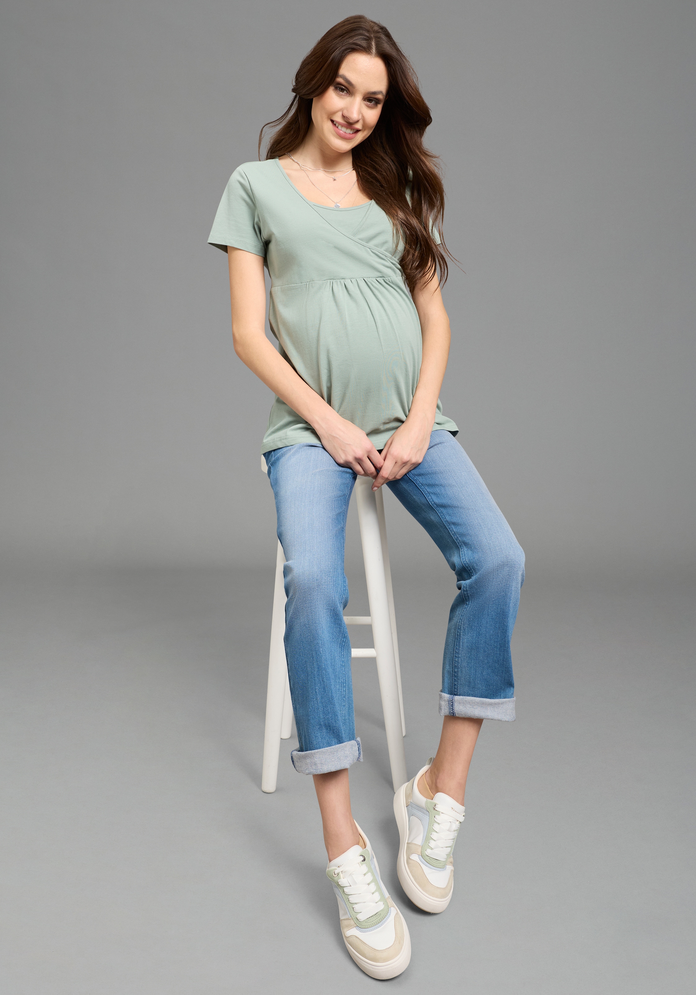 Neun Monate Umstandsshirt »2er Pack Umstands-T-Shirt« Packung, 2, 2 tlg. ausgestellte Passform, Kurzarm, Wickeloptik mit Stillmöglichkeit