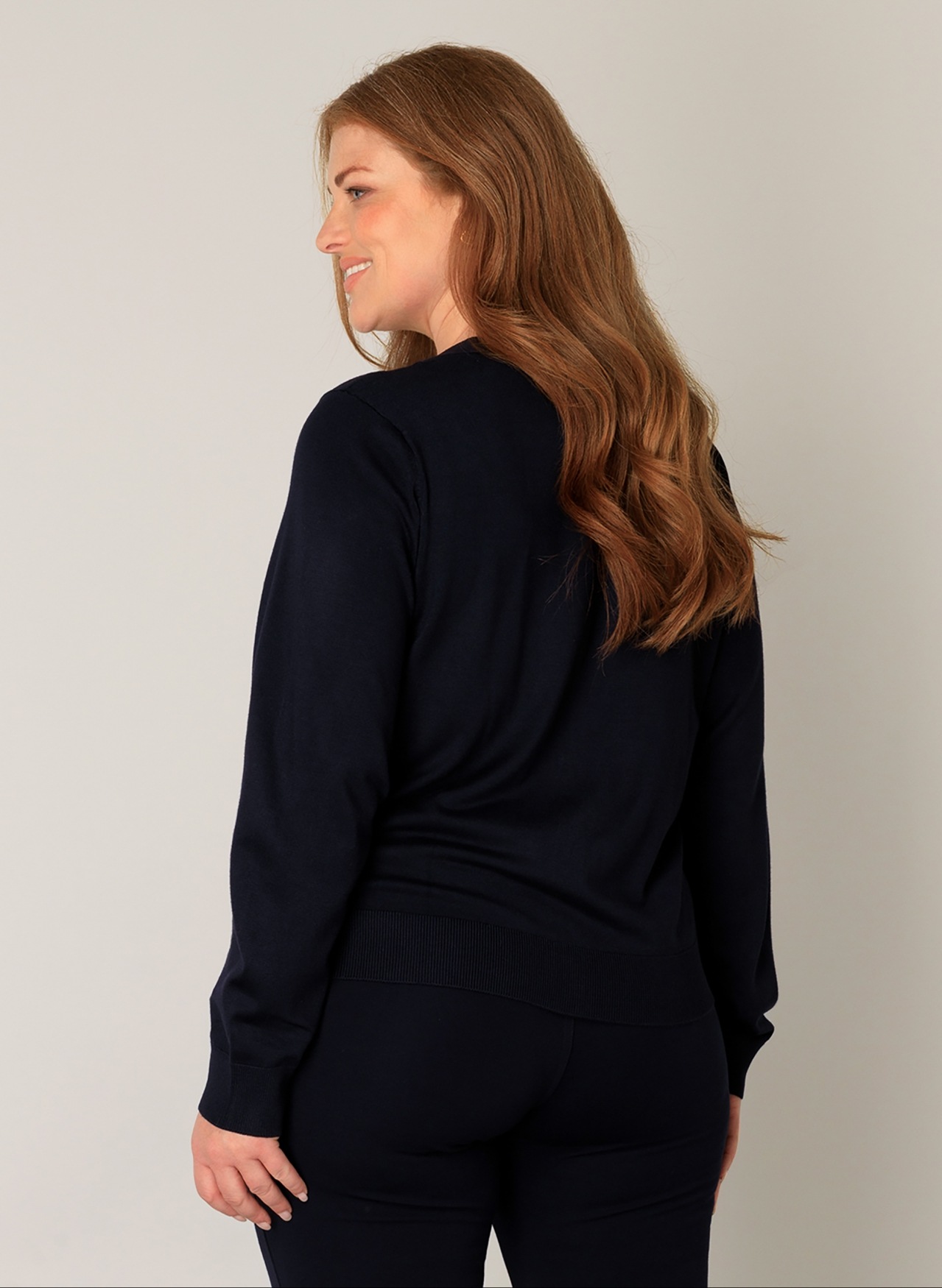 Base Level Curvy Cardigan "BAS-YVONNE", mit V-Ausschnitt und Knopfleiste günstig online kaufen