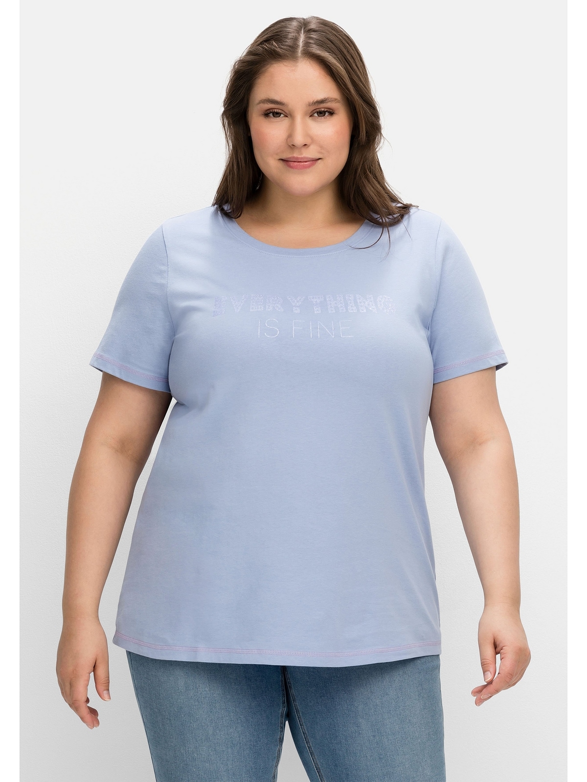 Sheego T-Shirt »Große für mit bestellen BAUR tailliert leicht | Größen«, Wordingprint