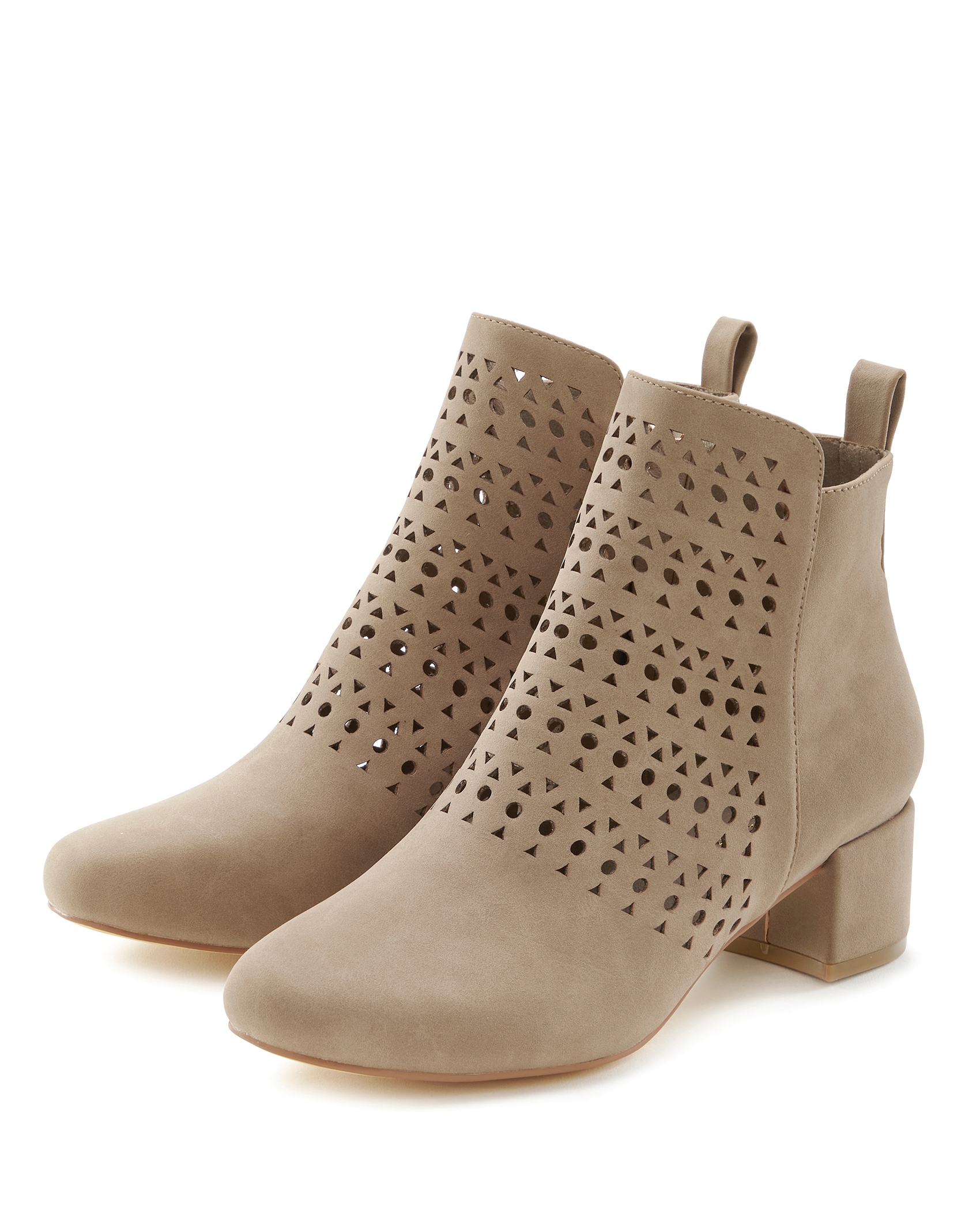 LASCANA Stiefelette, Stiefel, Boots mit kleinen Cut-Outs VEGAN