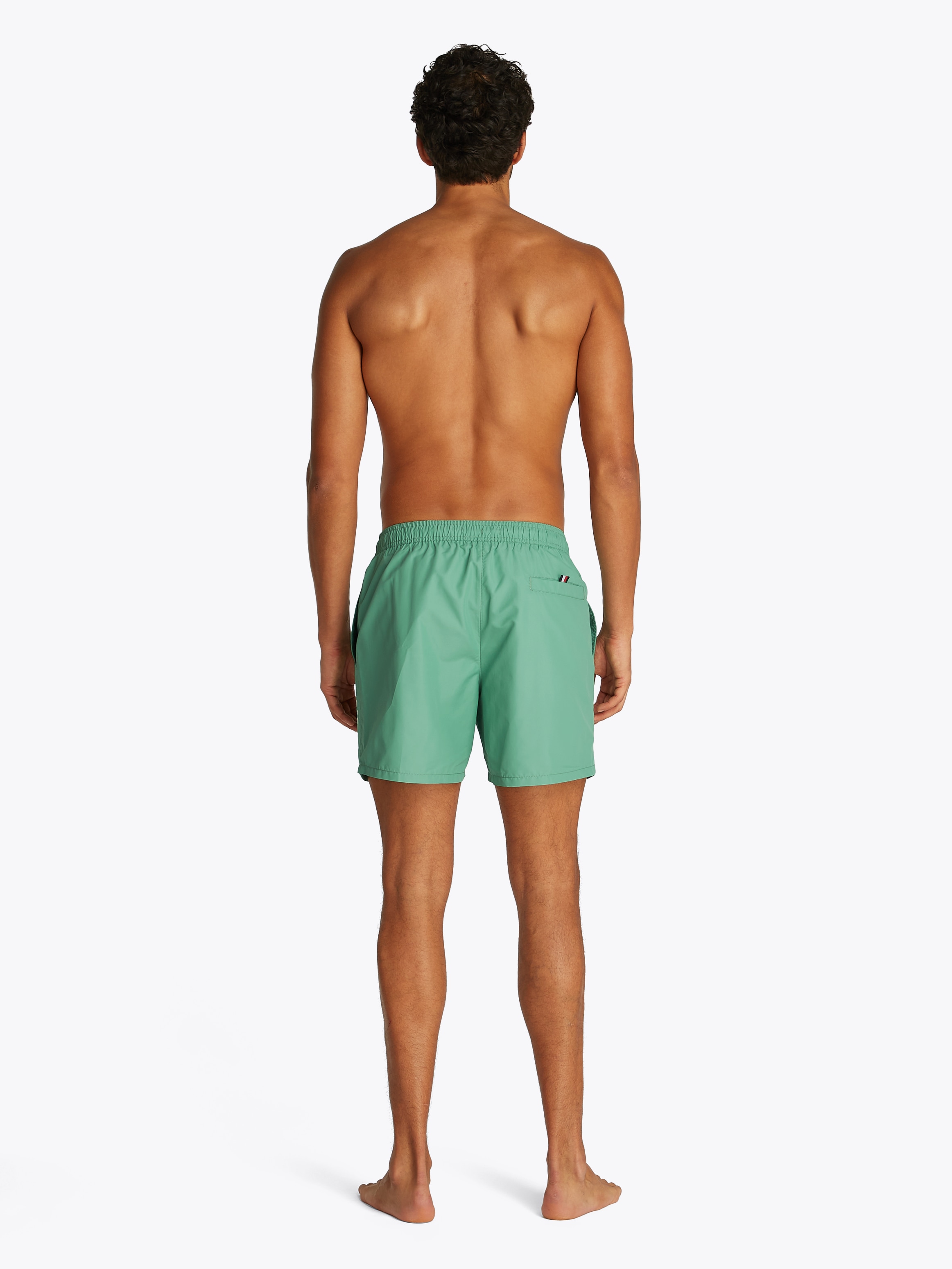 Tommy Hilfiger Swimwear Badeshorts »MEDIUM DRAWSTRING«, mit Logostickerei an der Hüfte
