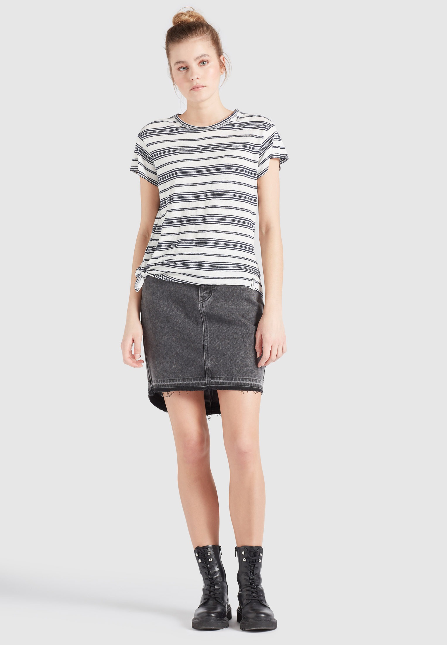 khujo T-Shirt »MATAMA«, mit Saum zum Knoten