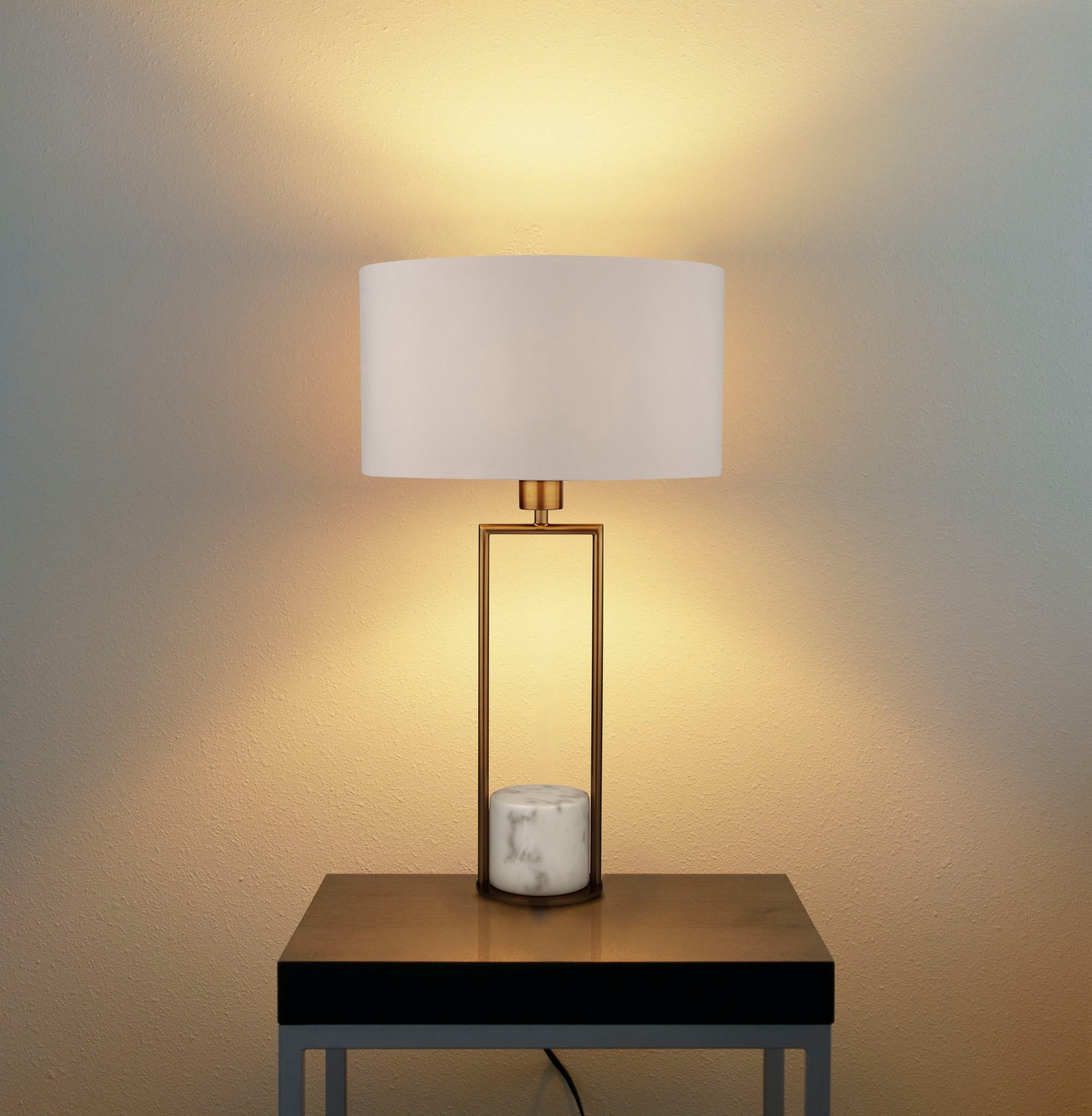 Searchlight Tischleuchte »Claire Table Lamp - Gold Metal, White Marble & White Shade« E27 1 Stk.
