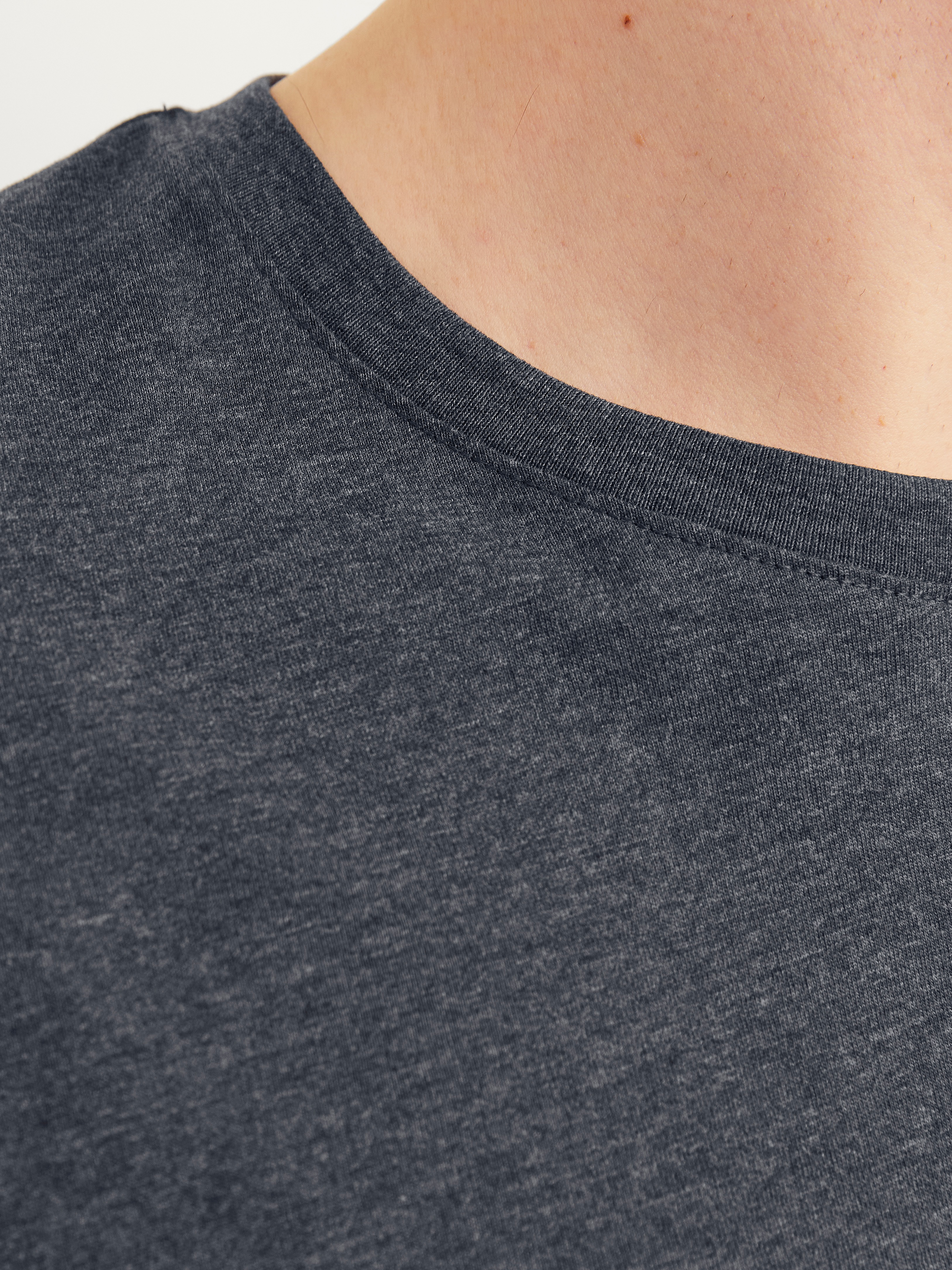 Thumbnail - Jack & Jones PlusSize T-Shirt "JJEPAULOS TEE SS CREW NECK NOOS PLS", mit Logo Stickerei