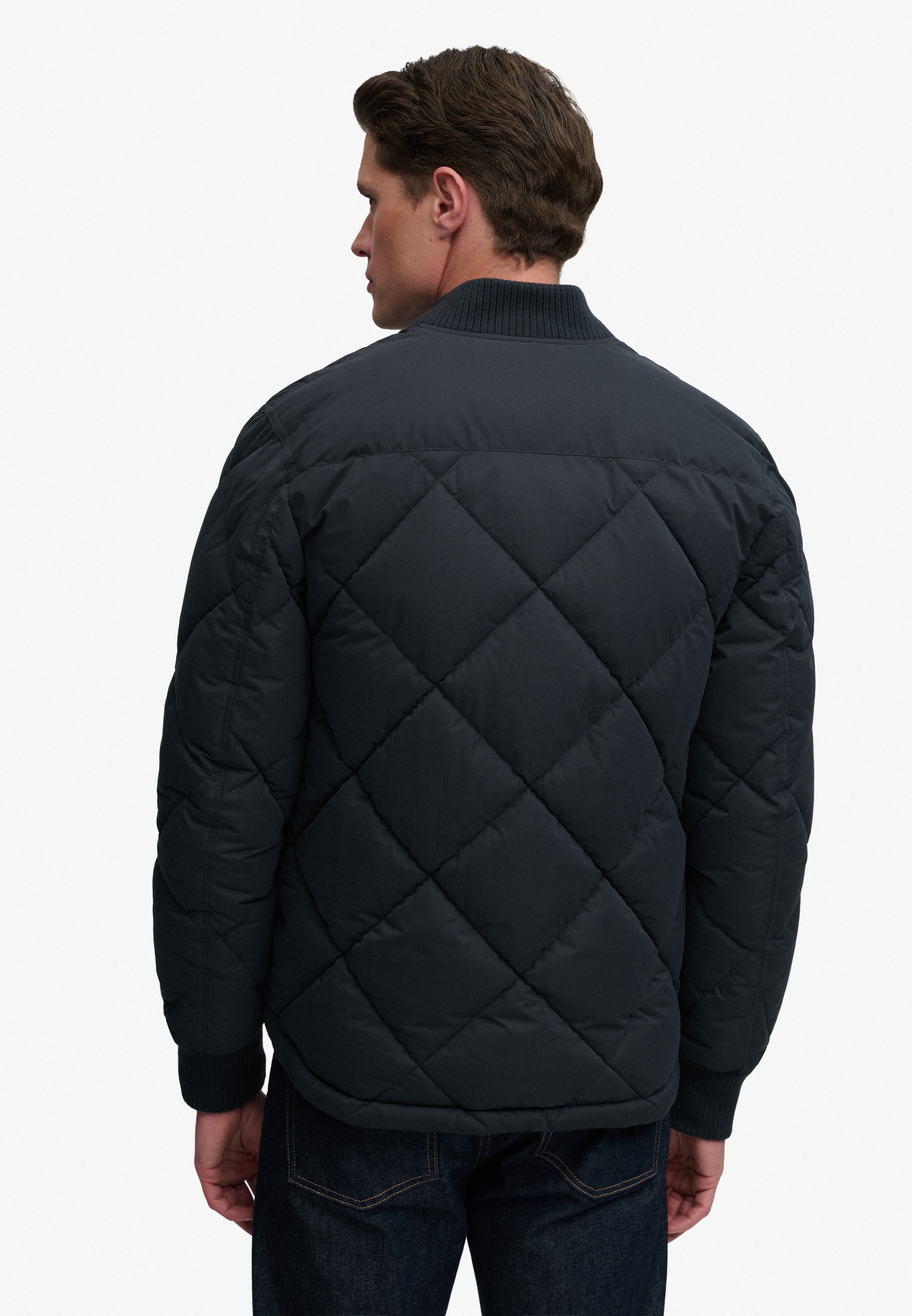 Superdry Steppjacke »DIAMOND QUILT JACKET« Regular Fit, mit Reißverschluss, aus Polyester und Kunstfaser