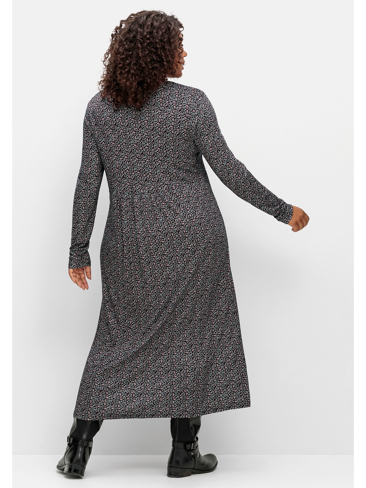 BAUR »Große kaufen online und | Shirtkleid Kontrastknöpfen mit Sheego Minimalprint Größen«,