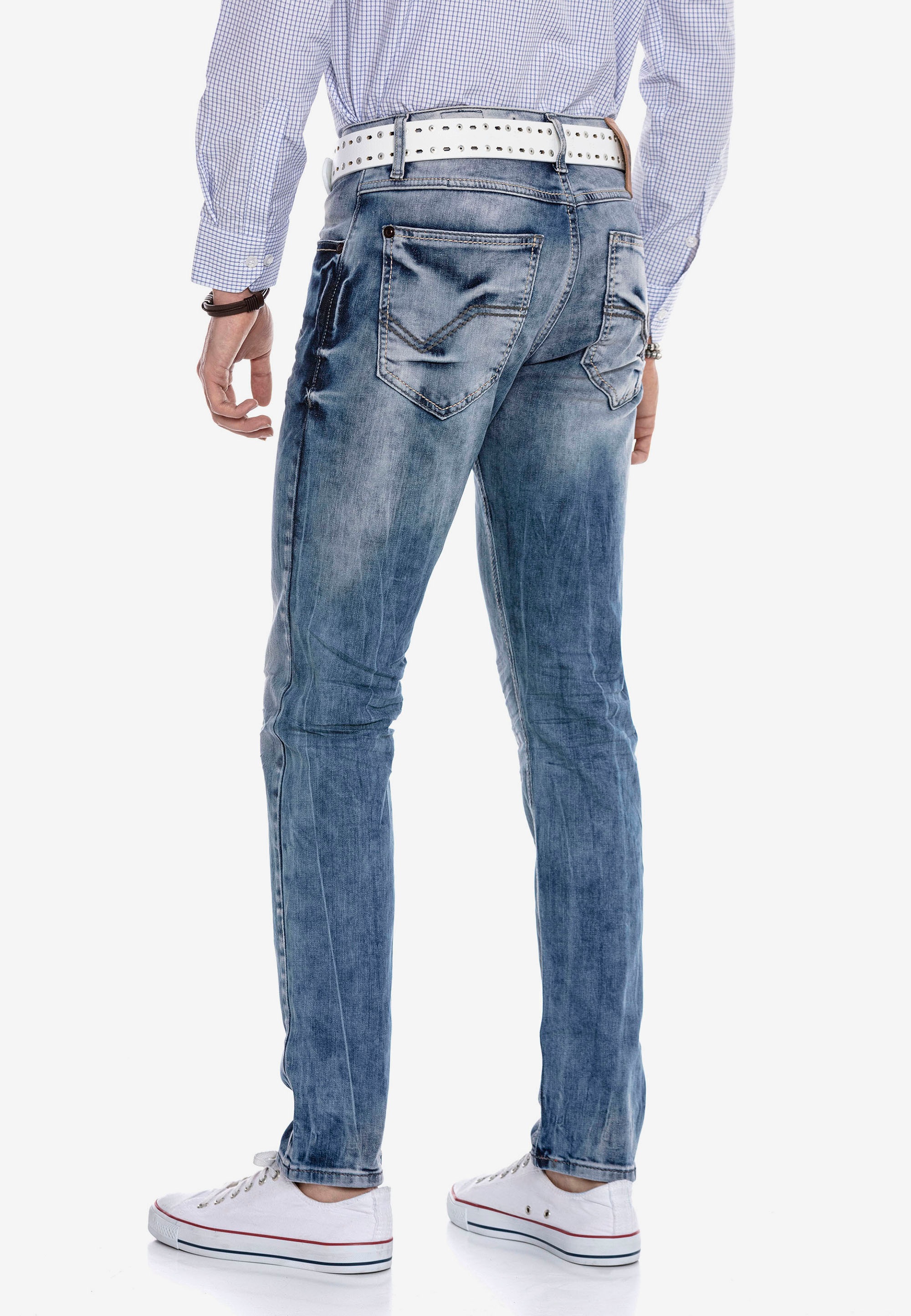Cipo & Baxx Slim-fit-Jeans, im Slim-Fit Schnitt