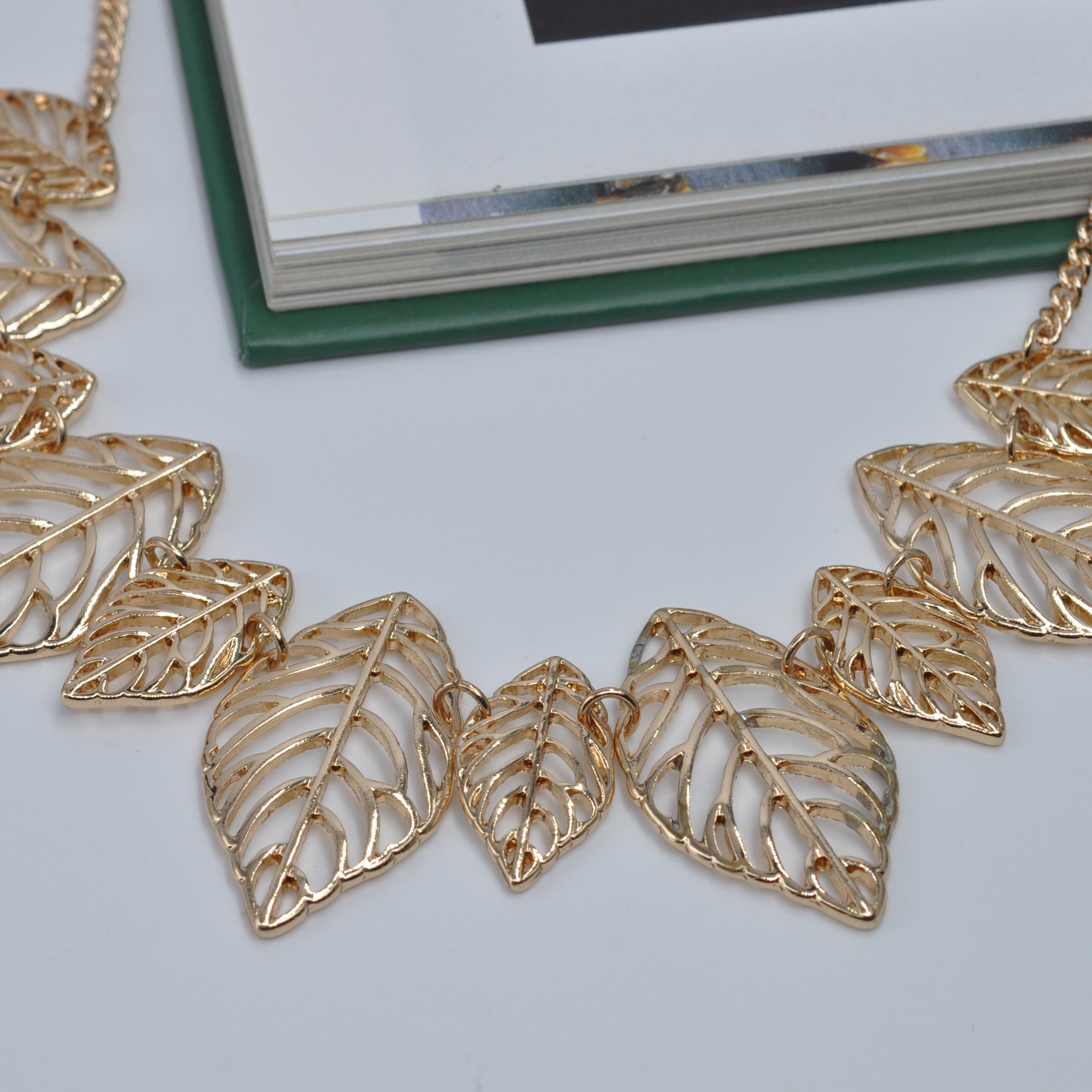 Steuer Collierkettchen »Metall glanz vergoldet Blatt«