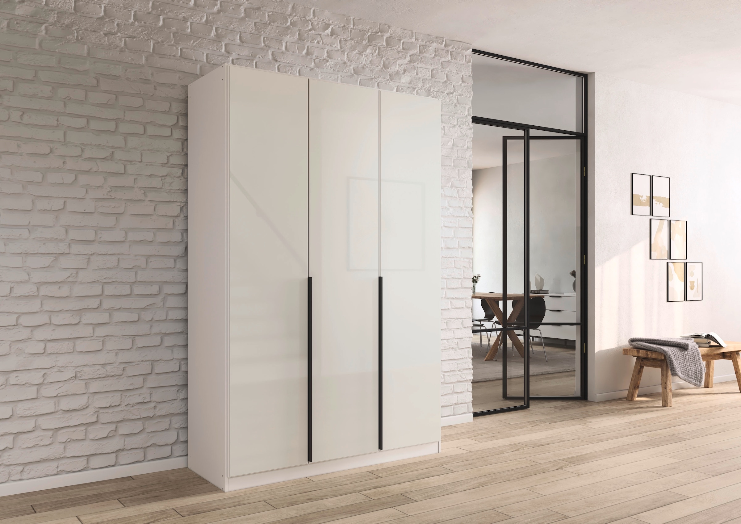 rauch Drehtürenschrank »Kleiderschrank Kleiderschränke Schrank Garderobe AGORDO mit Glasfront«, (in zwei Griff-Farben), durchdachte Innenausstattung, in 6 Breiten und 2 Höhen MADE IN GERMANY