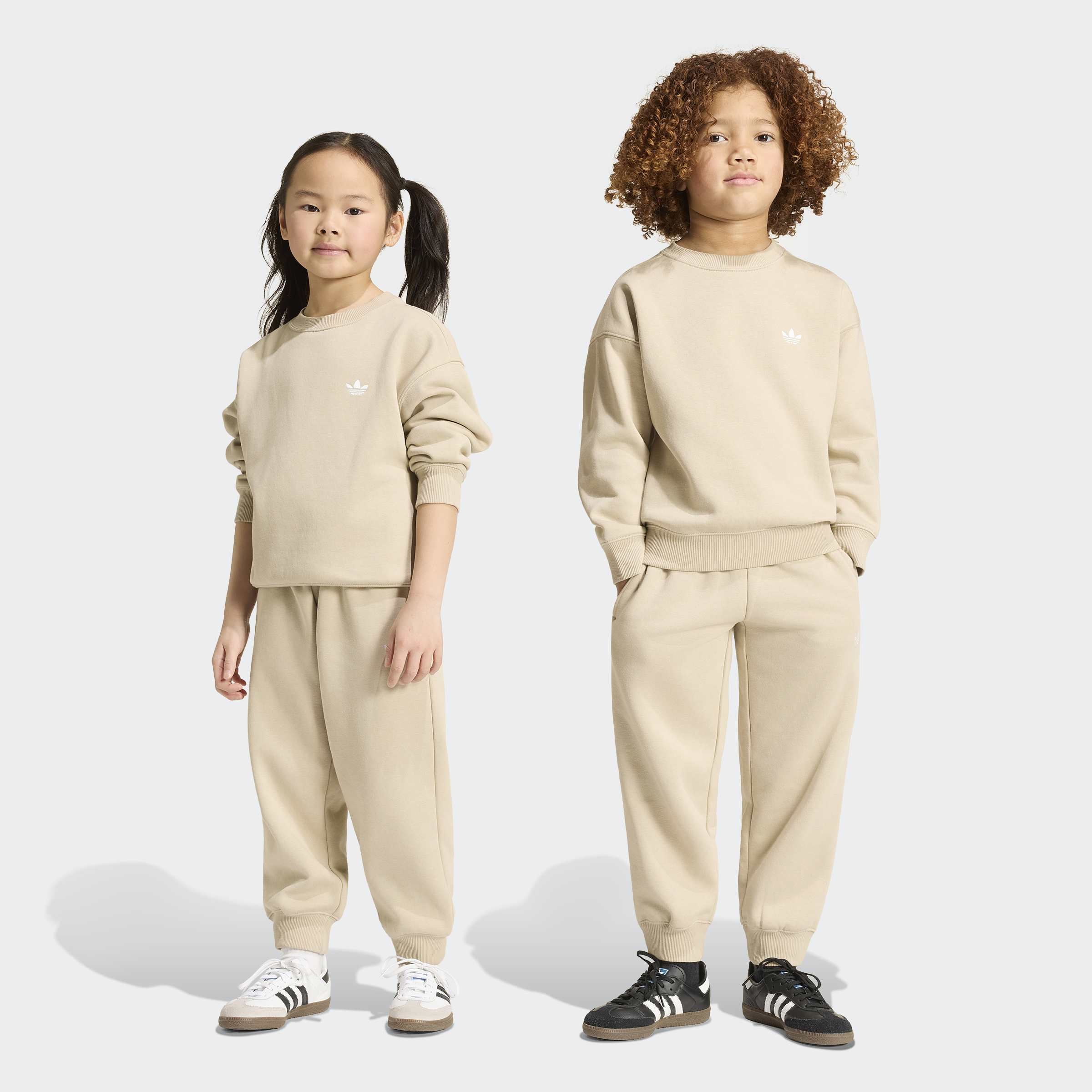 adidas Originals Trainingsanzug "CREW JOG SET" 2 für Kinder, zweiteiliges Set, aus Baumwolle