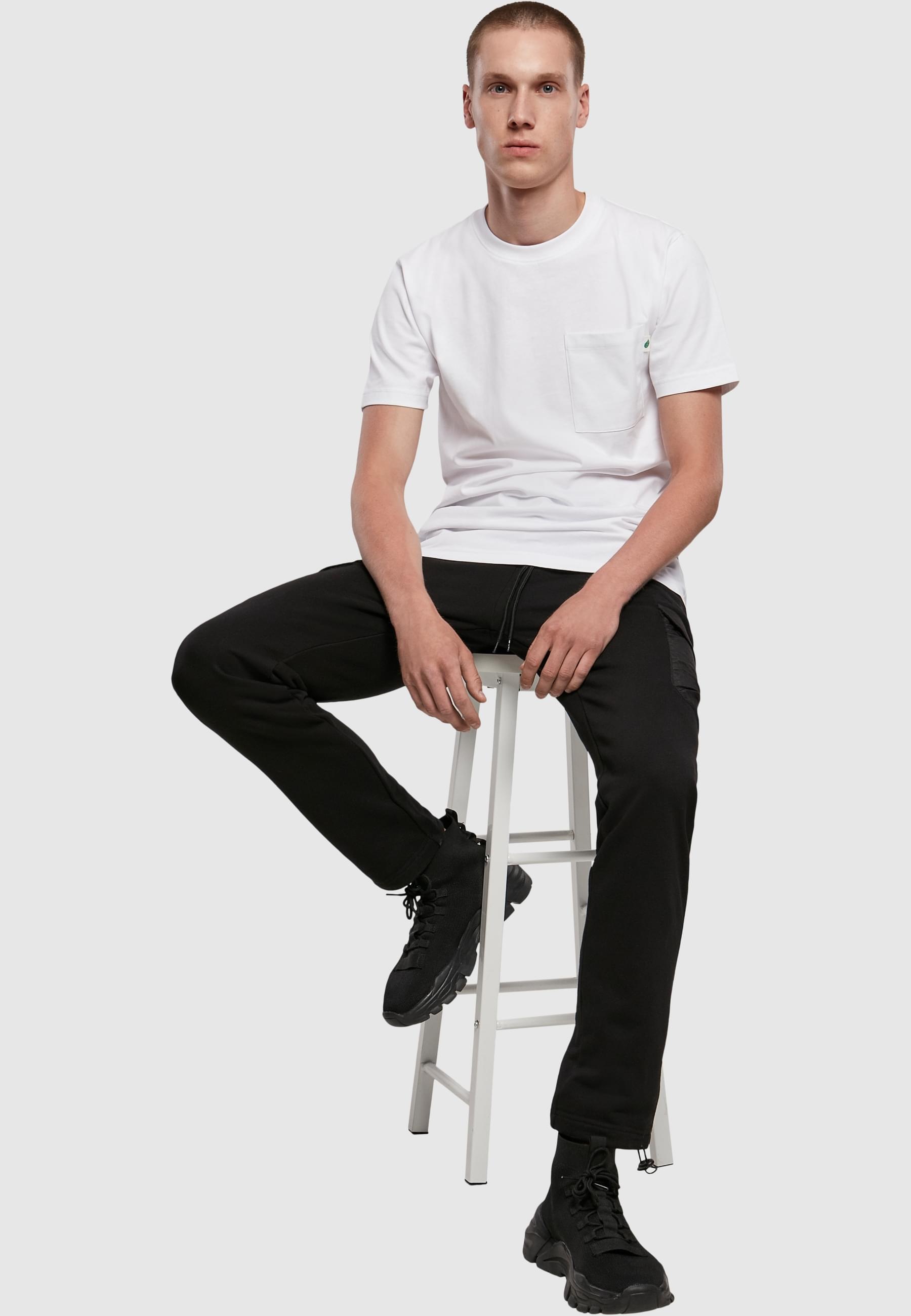URBAN CLASSICS T-Shirt »Urban Classics Herren Organic Cotton Basic Pocket Tee«, (1 tlg.)