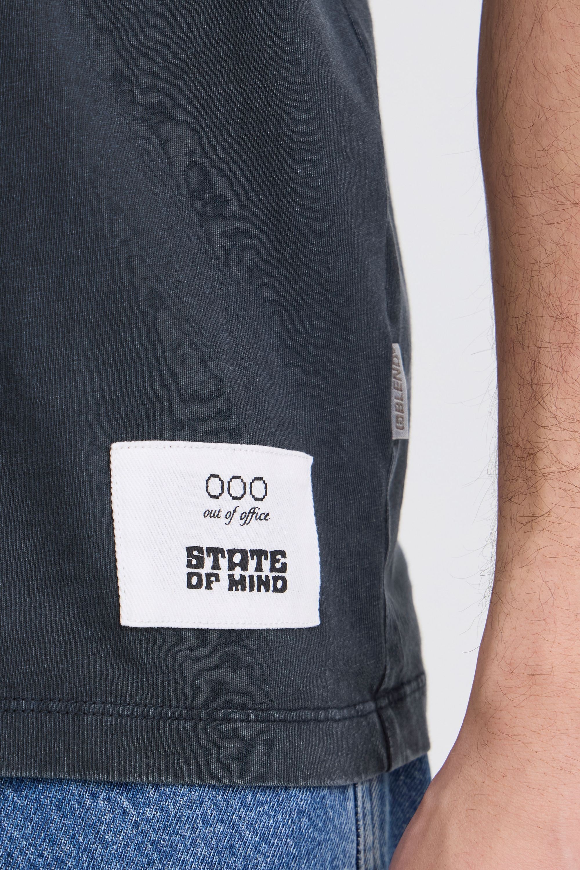 Blend Rundhalsshirt »BHKeelan« Basic T-Shirt mit Patch