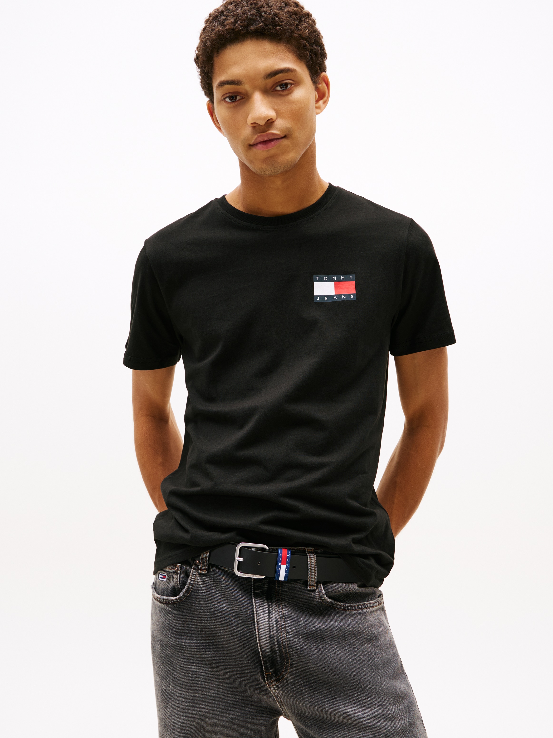 Tommy Jeans T-Shirt "TJM SLIM FIT ESSENTIAL FLAG" Mit Rundhalsausschnitt günstig online kaufen
