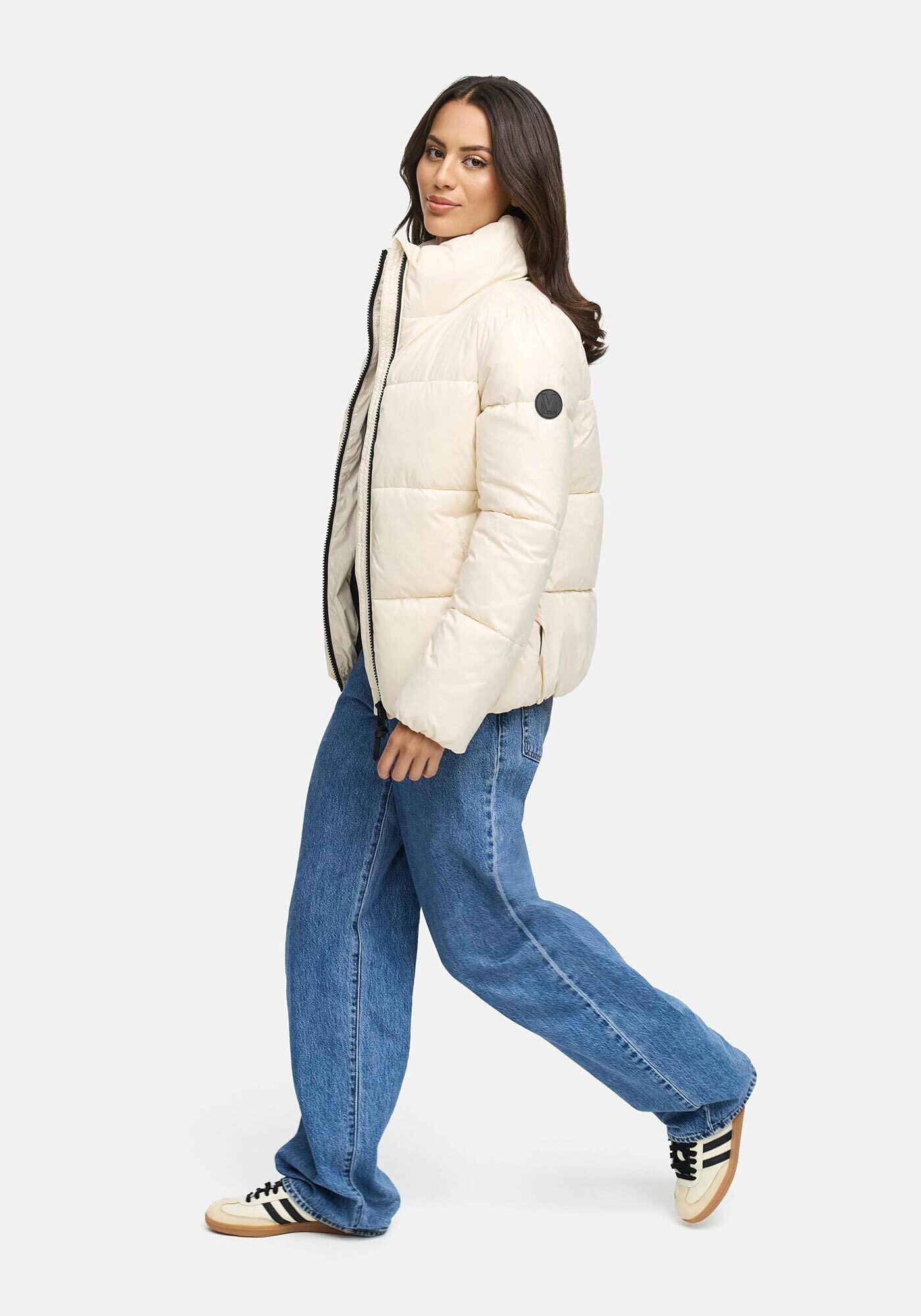 Marikoo Winterjacke »Hazalee« mit leicht gläzendem Obermaterial und hohem Kragen