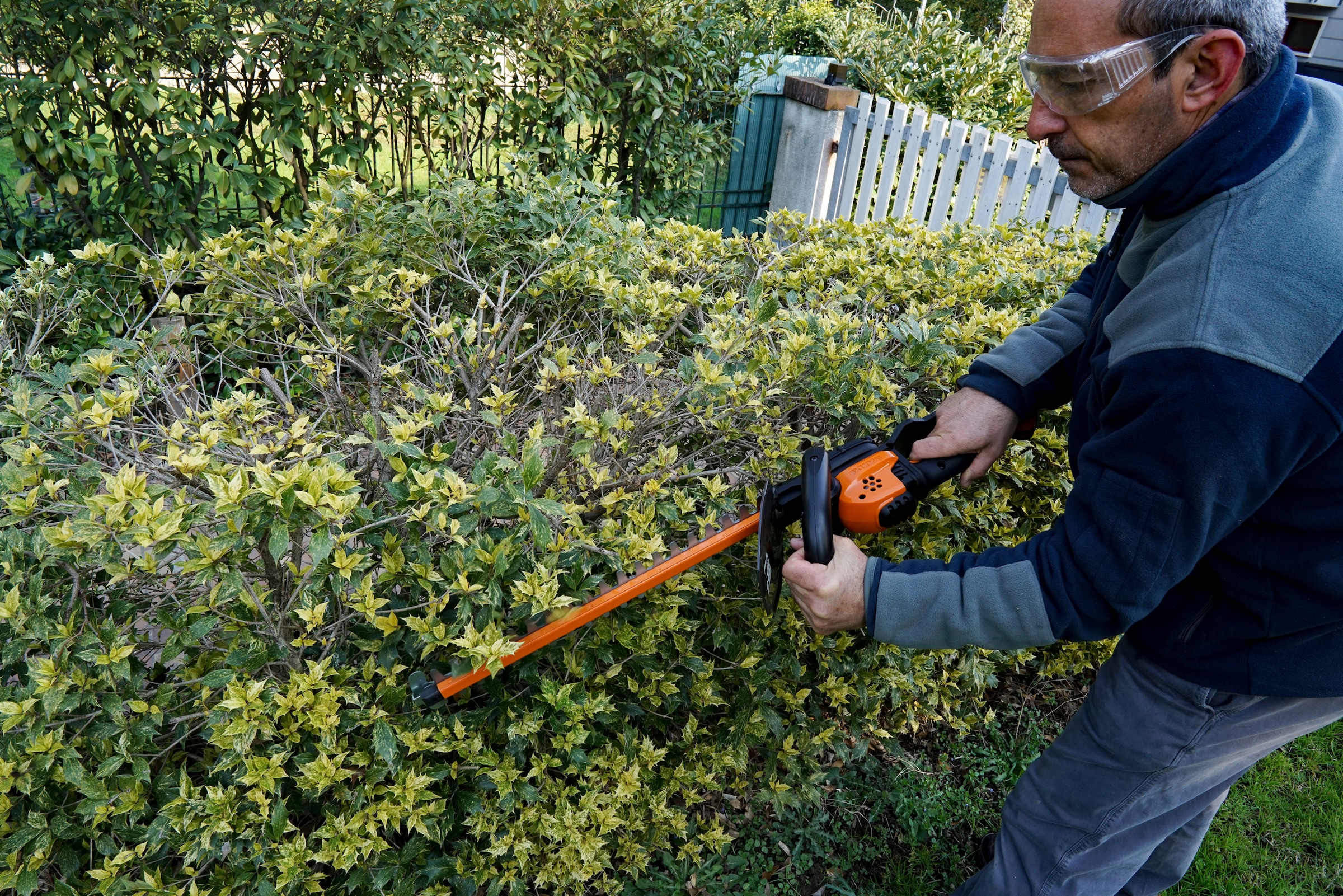 Worx Akku-Heckenschere »WG261E«, 44 cm Schwertlänge, 16 mm Zahnabstand, inkl. Akku und Ladegerät
