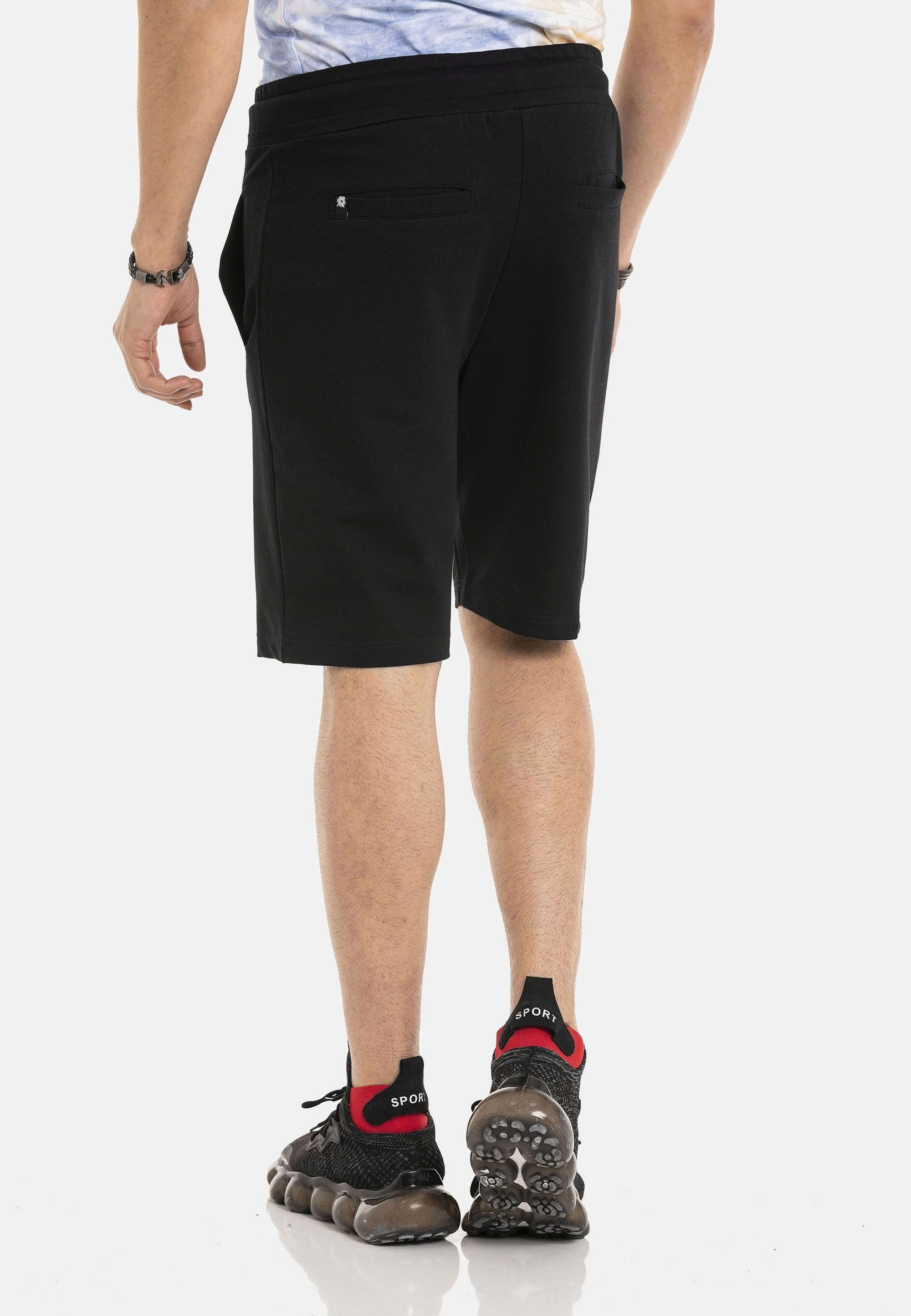 Cipo & Baxx Stoffhose »Shorts«, elastischer Bund mit Kordelzug