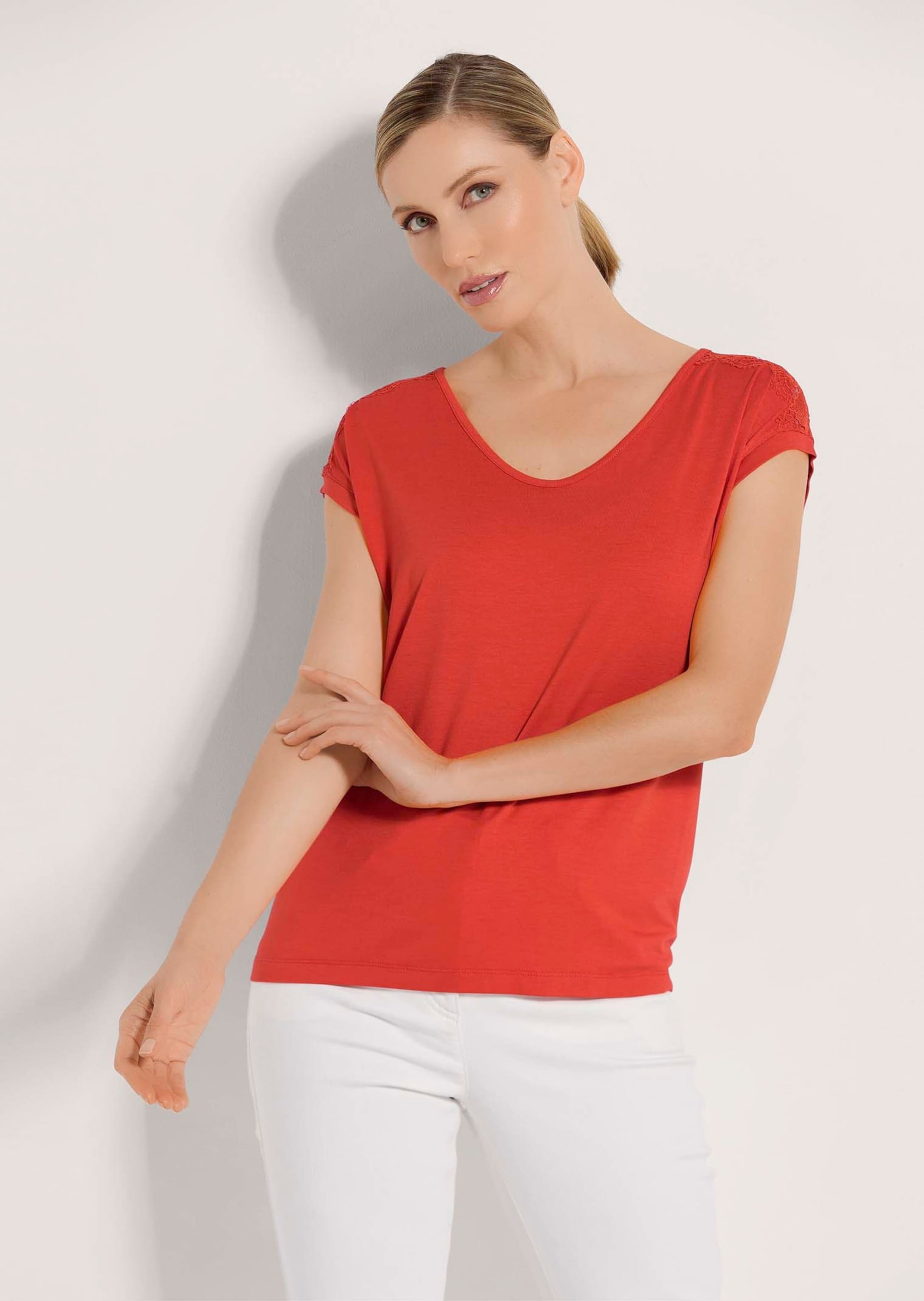 MADELEINE Kurzarmshirt »Shirt Rundhals-Shirt mit Stickerei«
