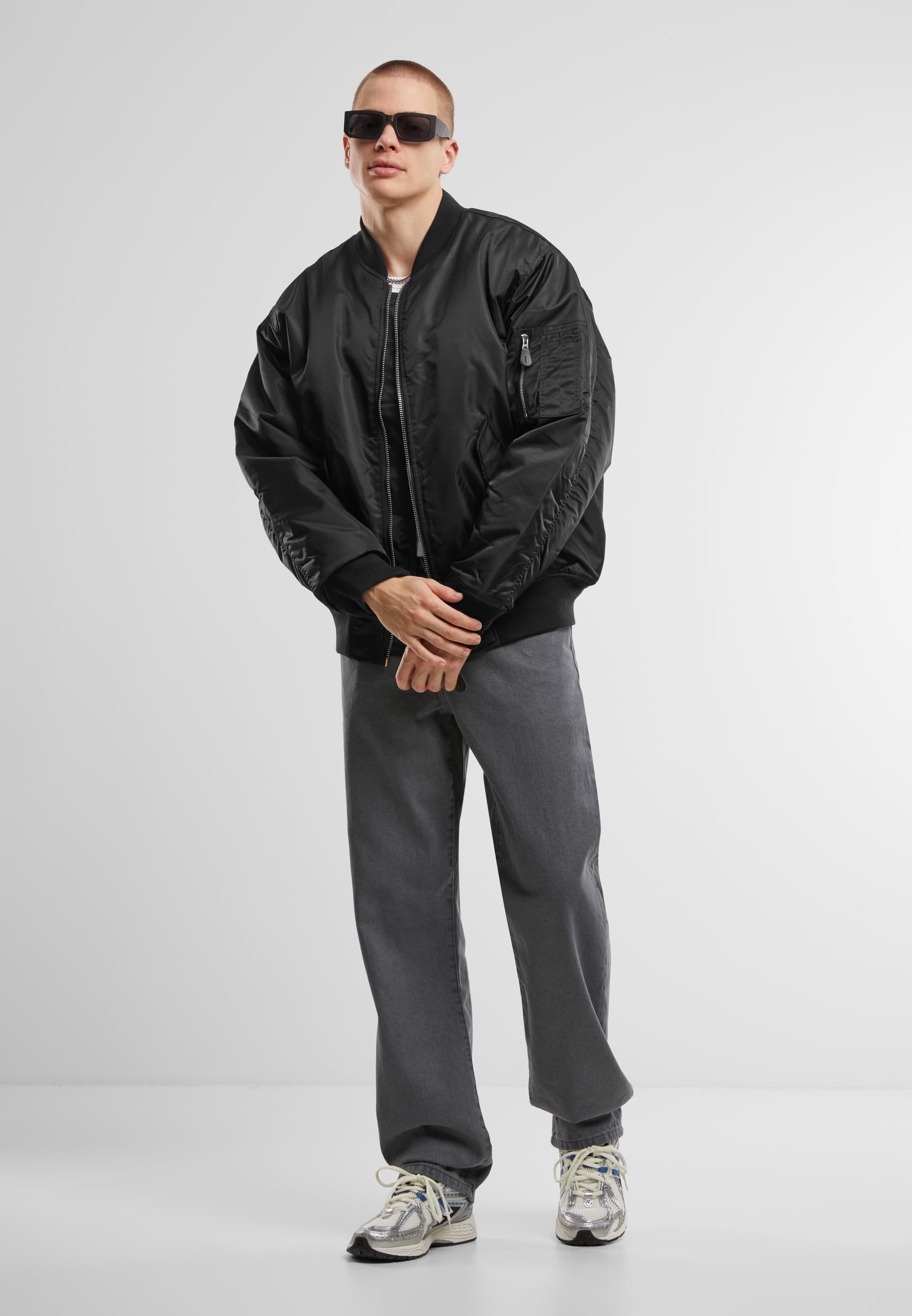URBAN CLASSICS Bequeme Jeans »Urban Classics Straight Fit Denim«