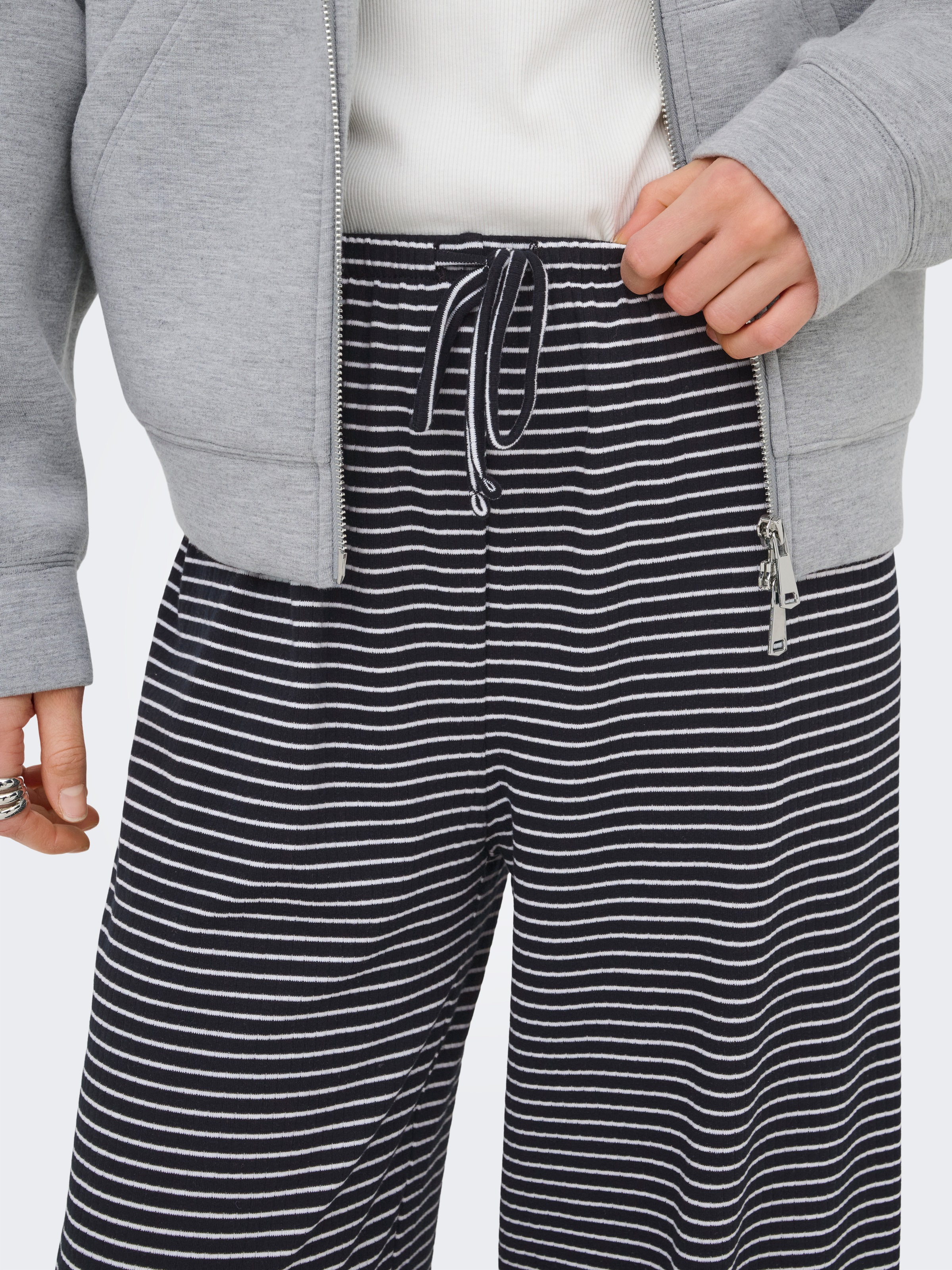 ONLY Schlupfhose "ONLSAGA LOOSE PANT JRS NOOS" Baumwollmischung, loose fit günstig online kaufen
