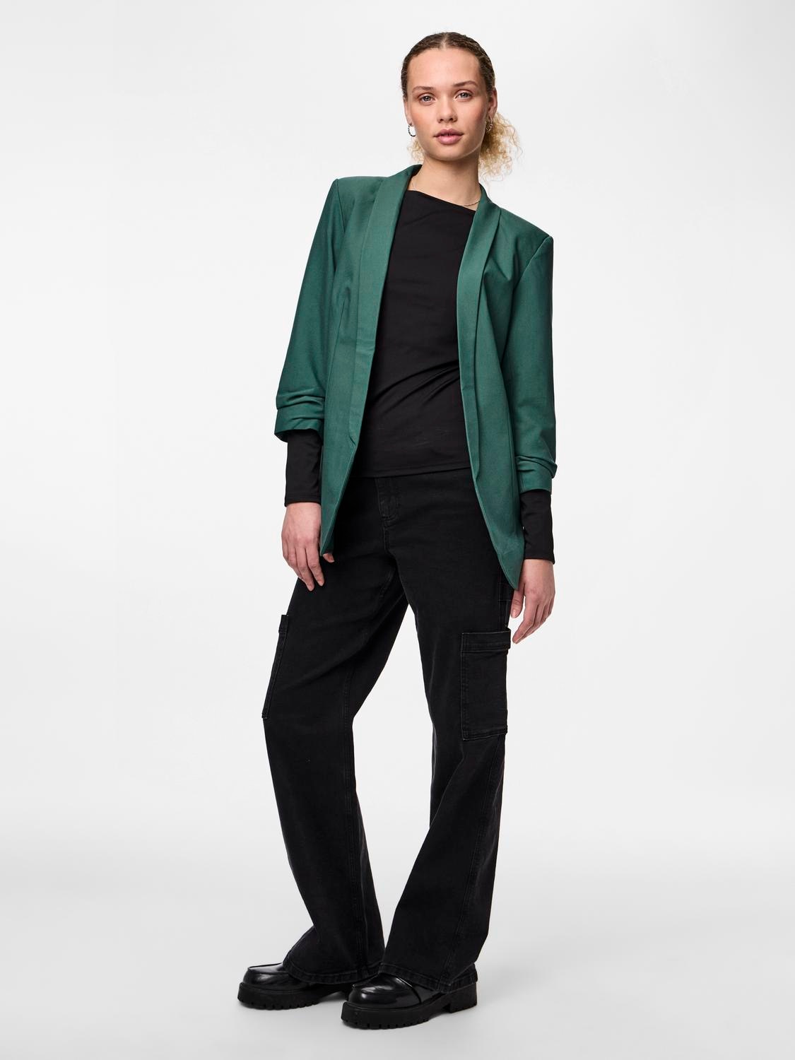 pieces Blusenblazer »PCBOSELLA 3/4 BLAZER NOOS«, mit Faltendetail am Ärmel