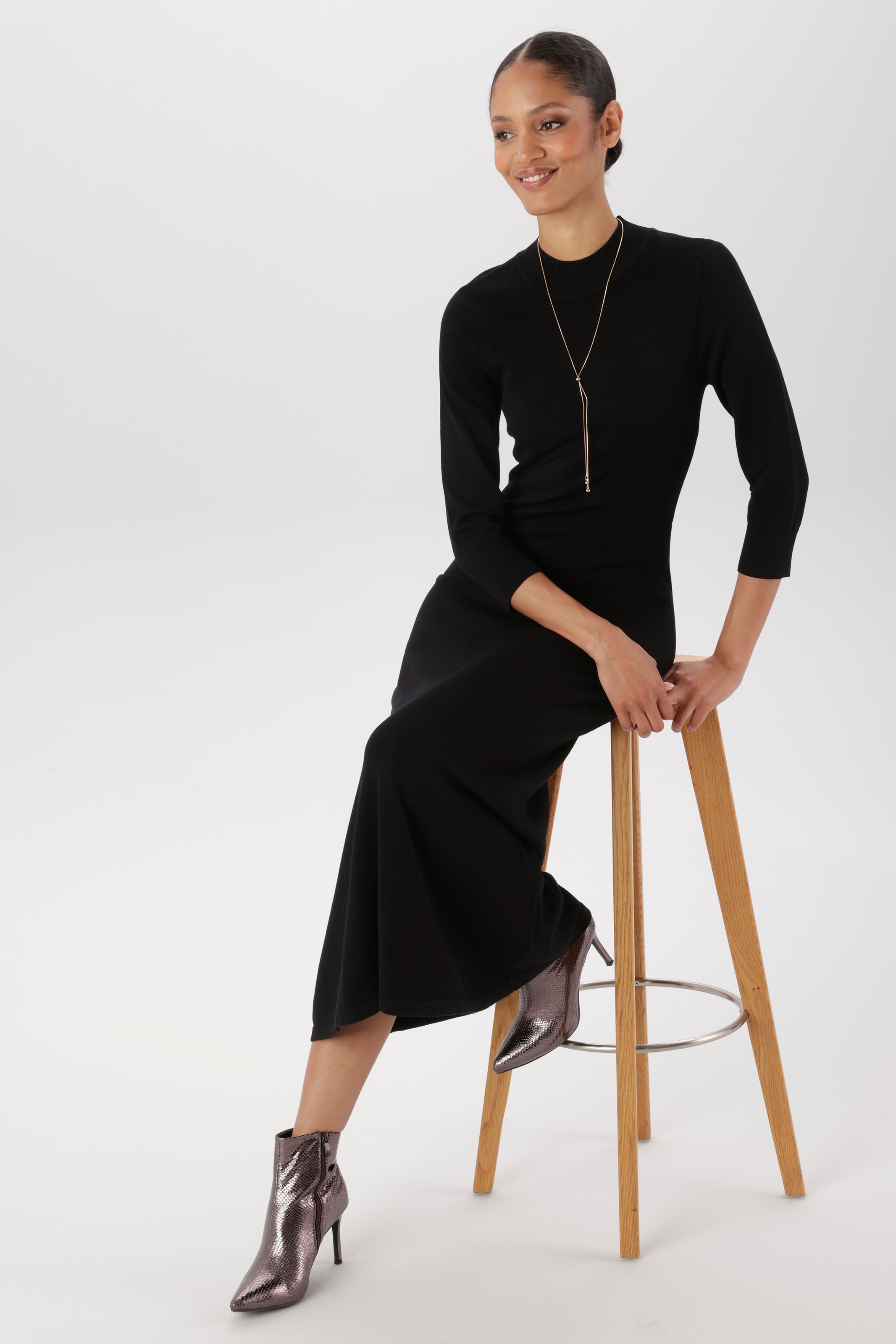 Aniston SELECTED Strickkleid mit kleinem Stehkragen - NEUE KOLLEKTION